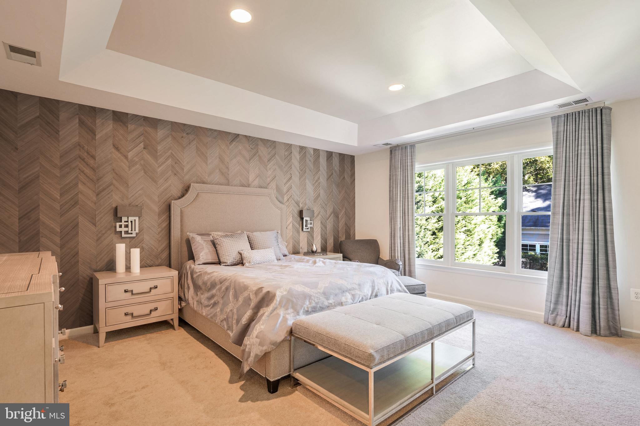 WOODSIDE - Residential