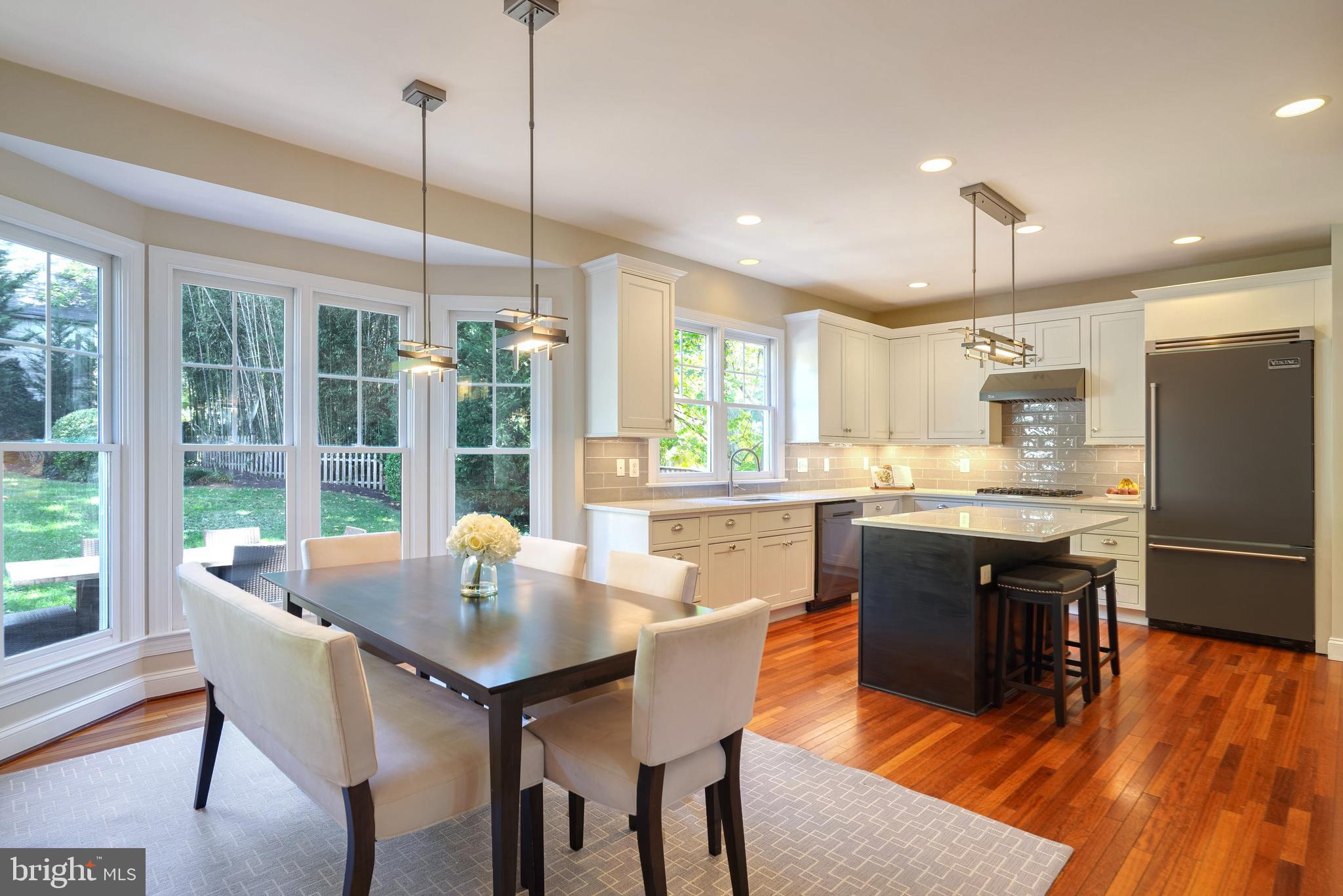 WOODSIDE - Residential