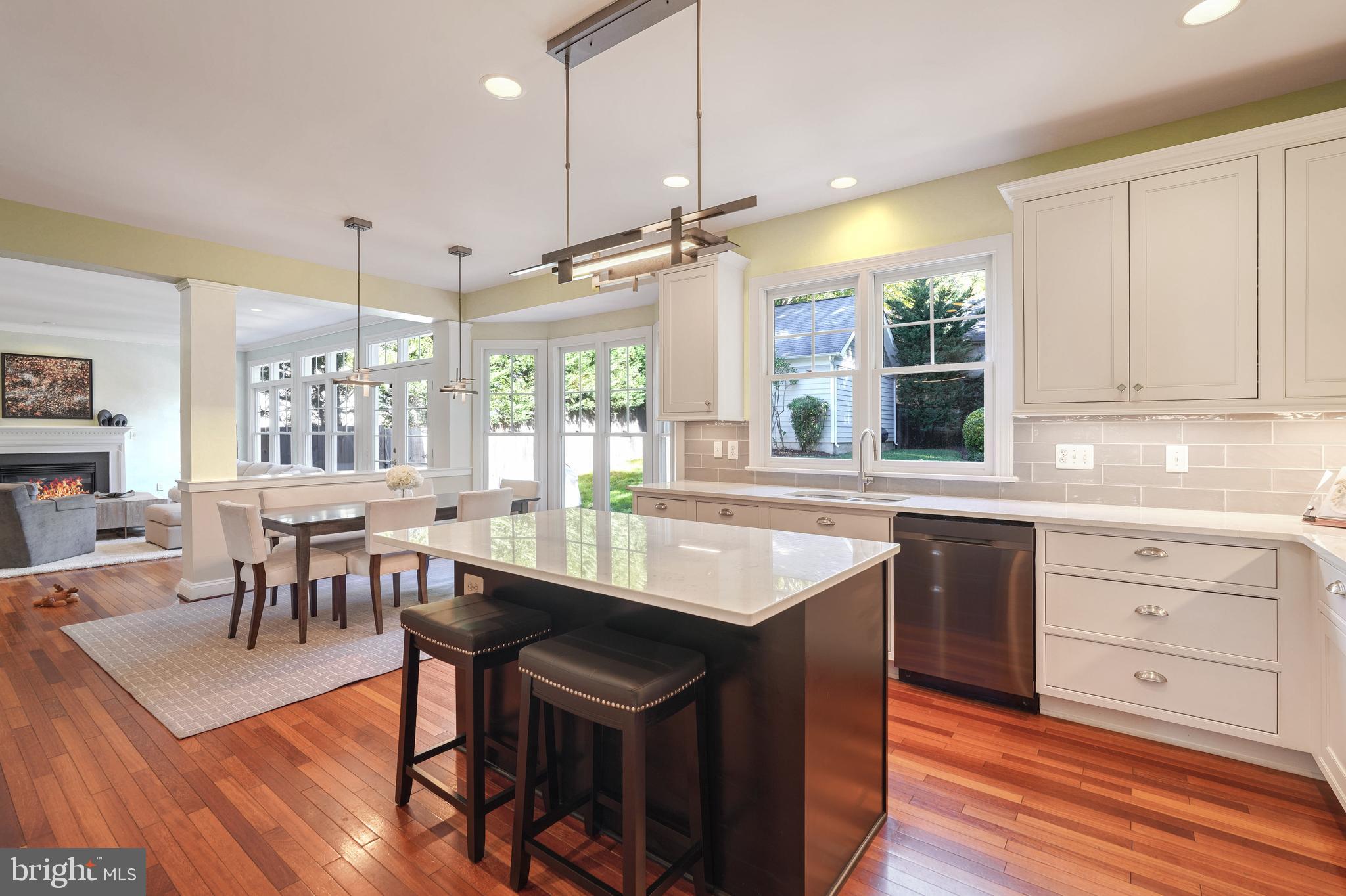 WOODSIDE - Residential