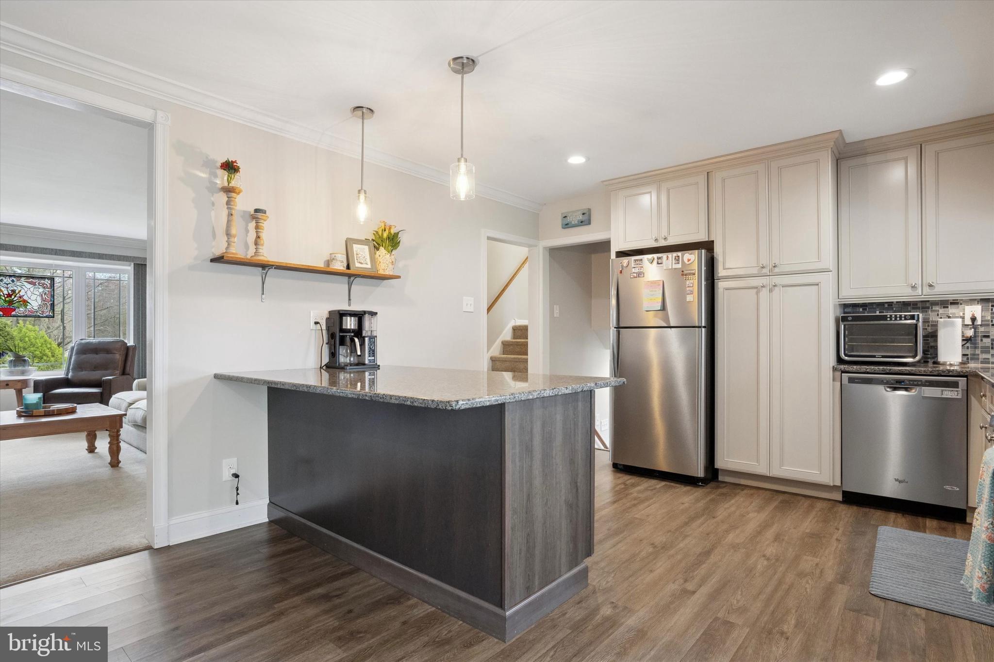 BRENTWOOD MANOR - Residential