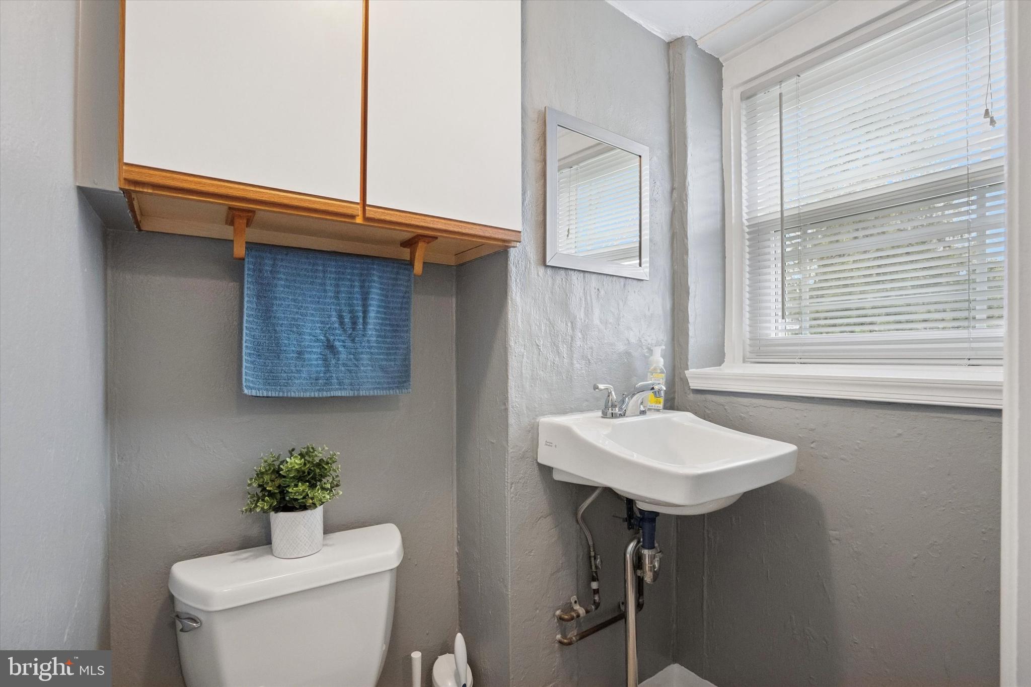 BRENTWOOD MANOR - Residential