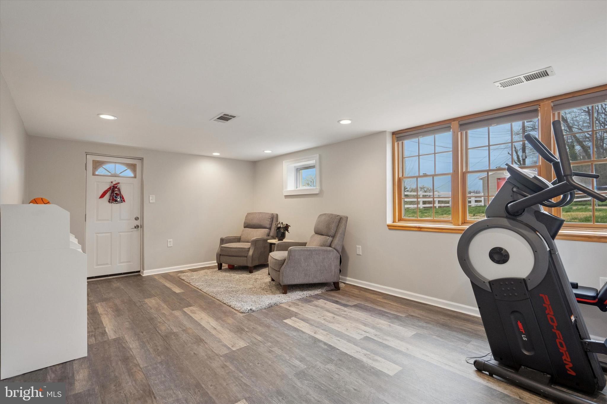 BRENTWOOD MANOR - Residential