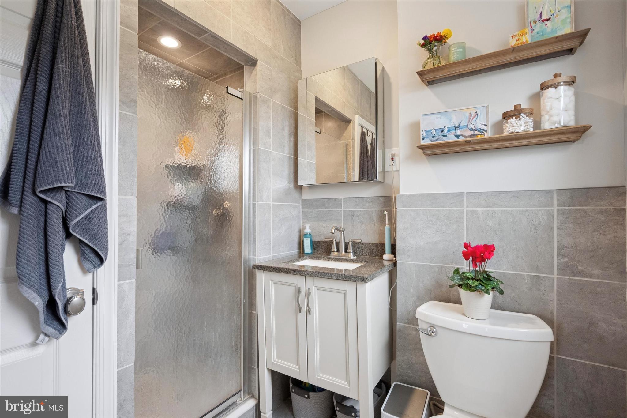 BRENTWOOD MANOR - Residential