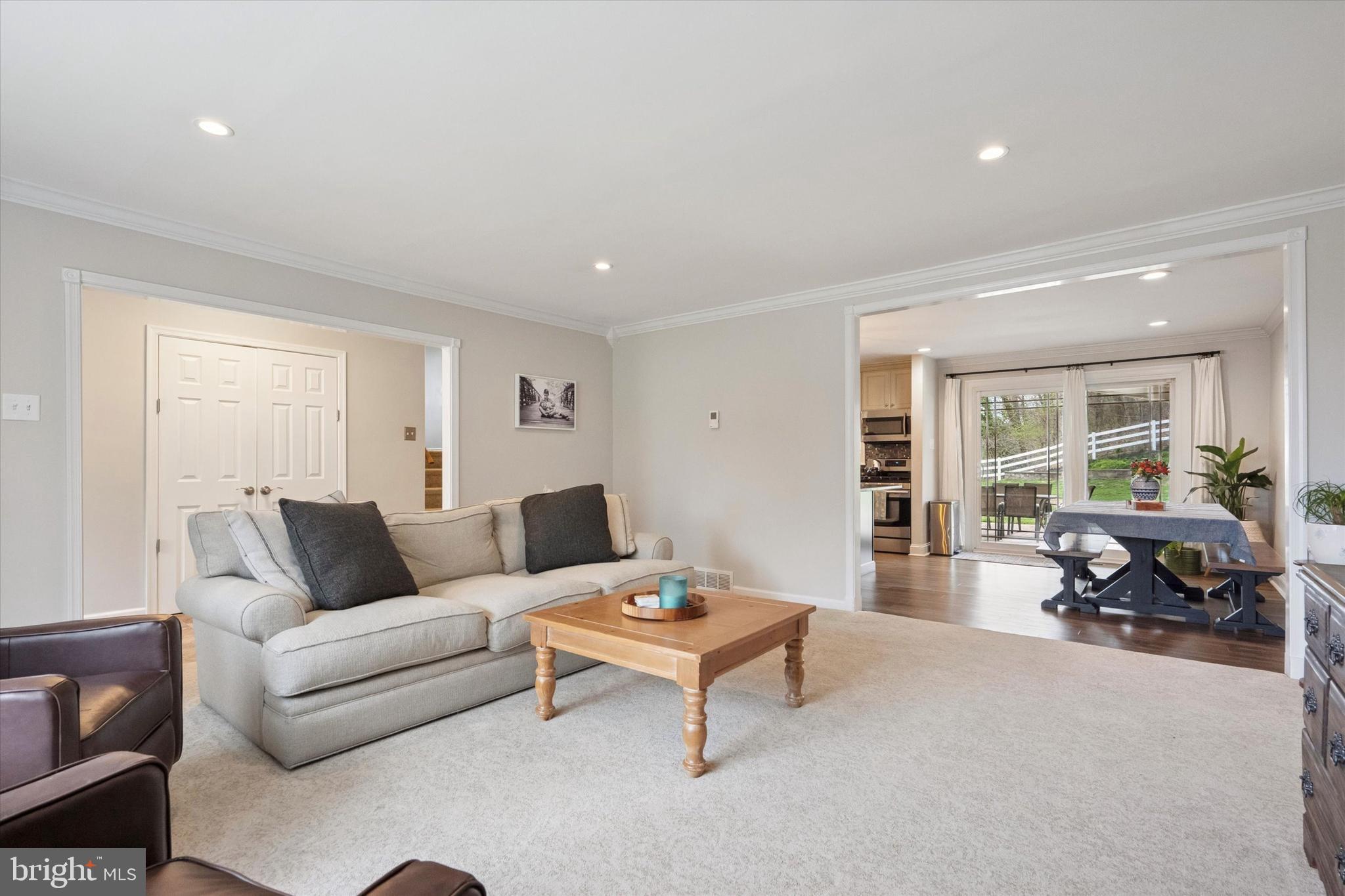 BRENTWOOD MANOR - Residential