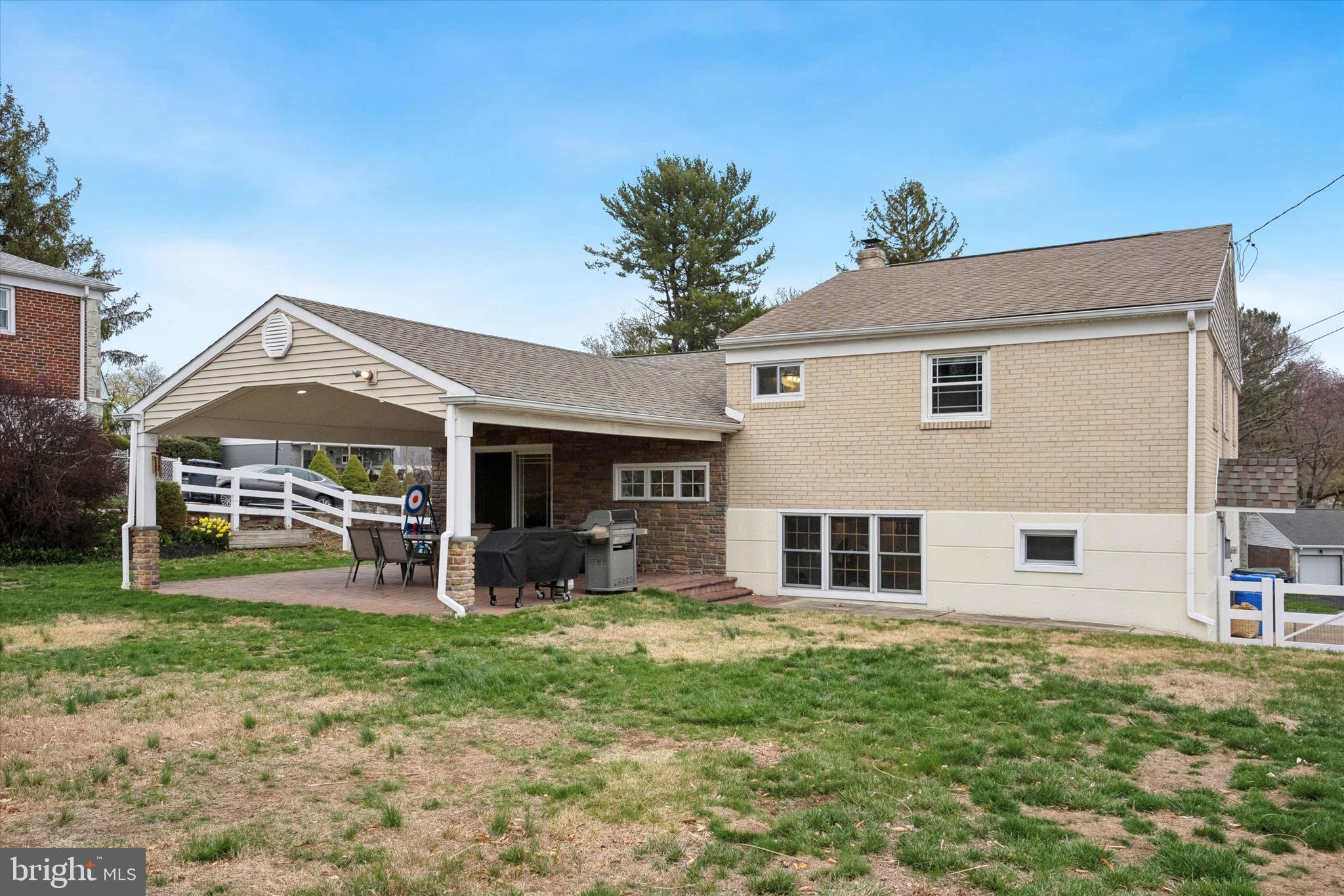 BRENTWOOD MANOR - Residential