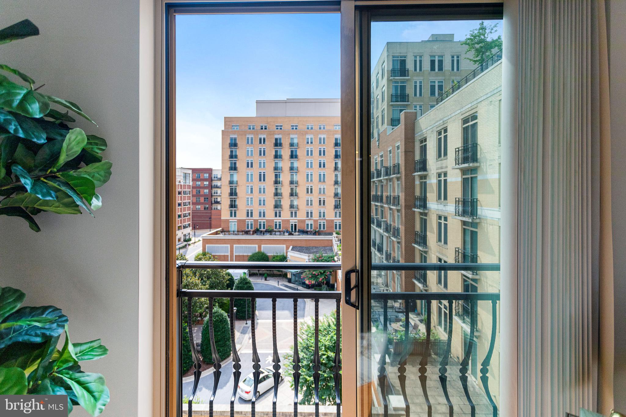 NATIONAL HARBOR - Residential