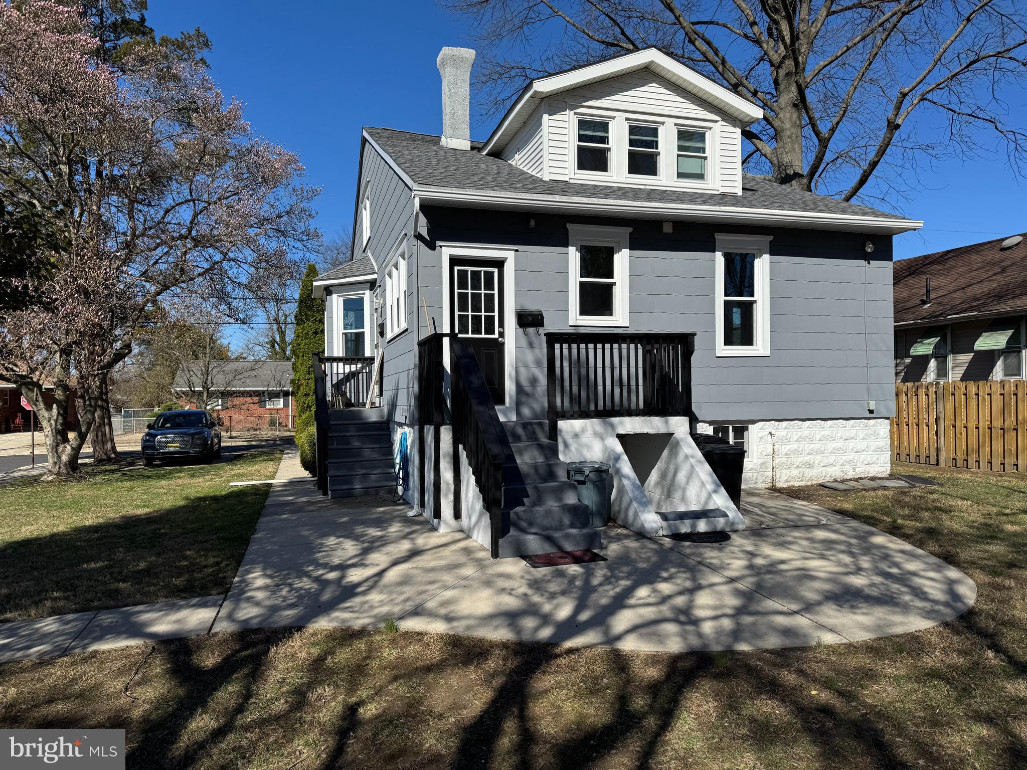 36 UNIVERSITY AVENUE