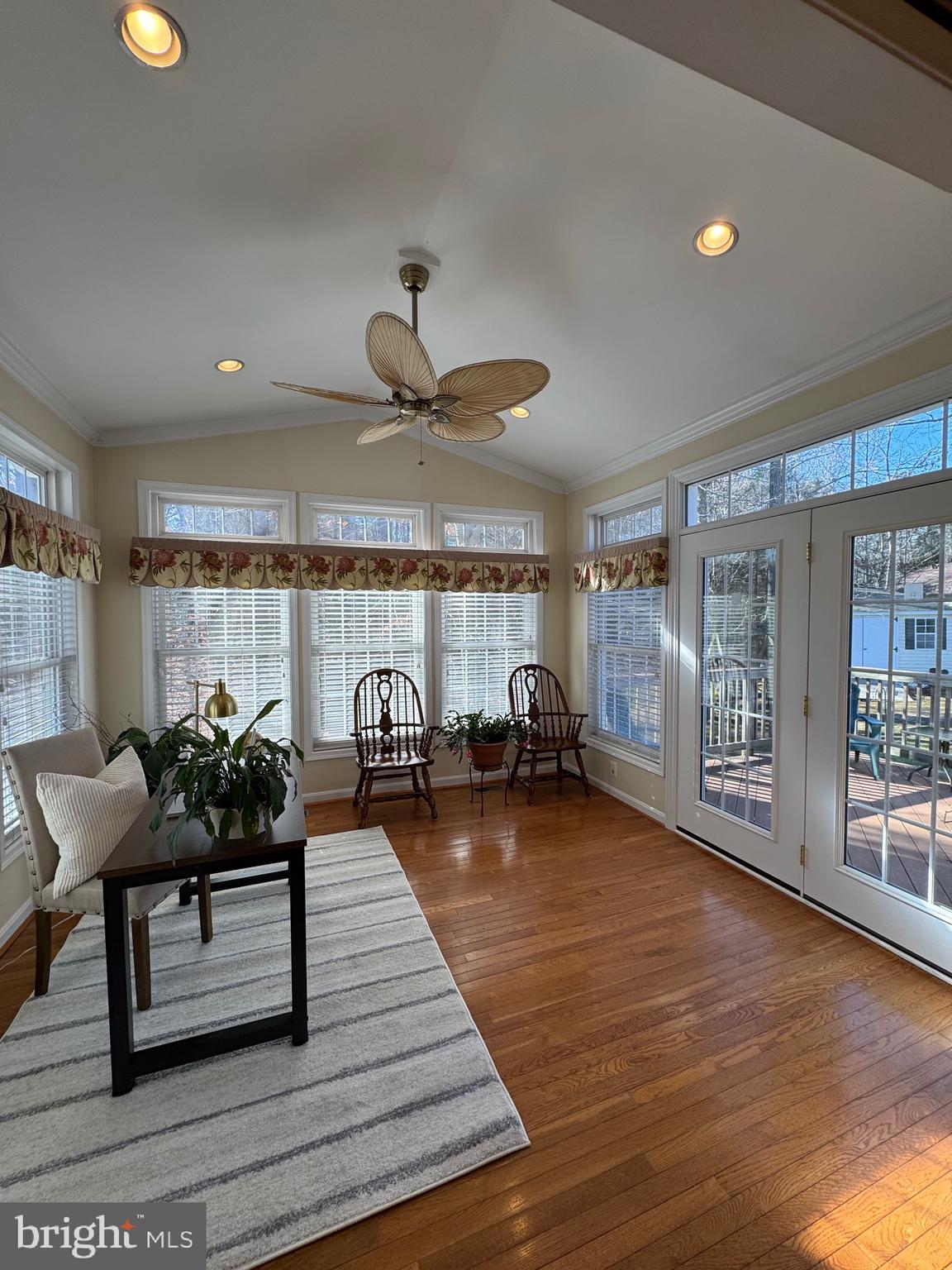 PINE POINTE WOODS - Residential