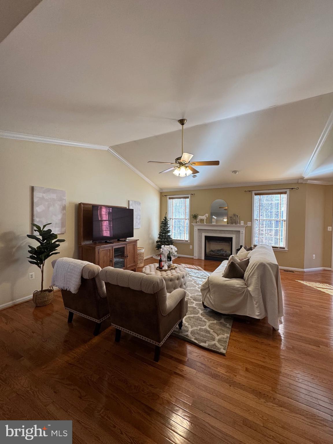 PINE POINTE WOODS - Residential