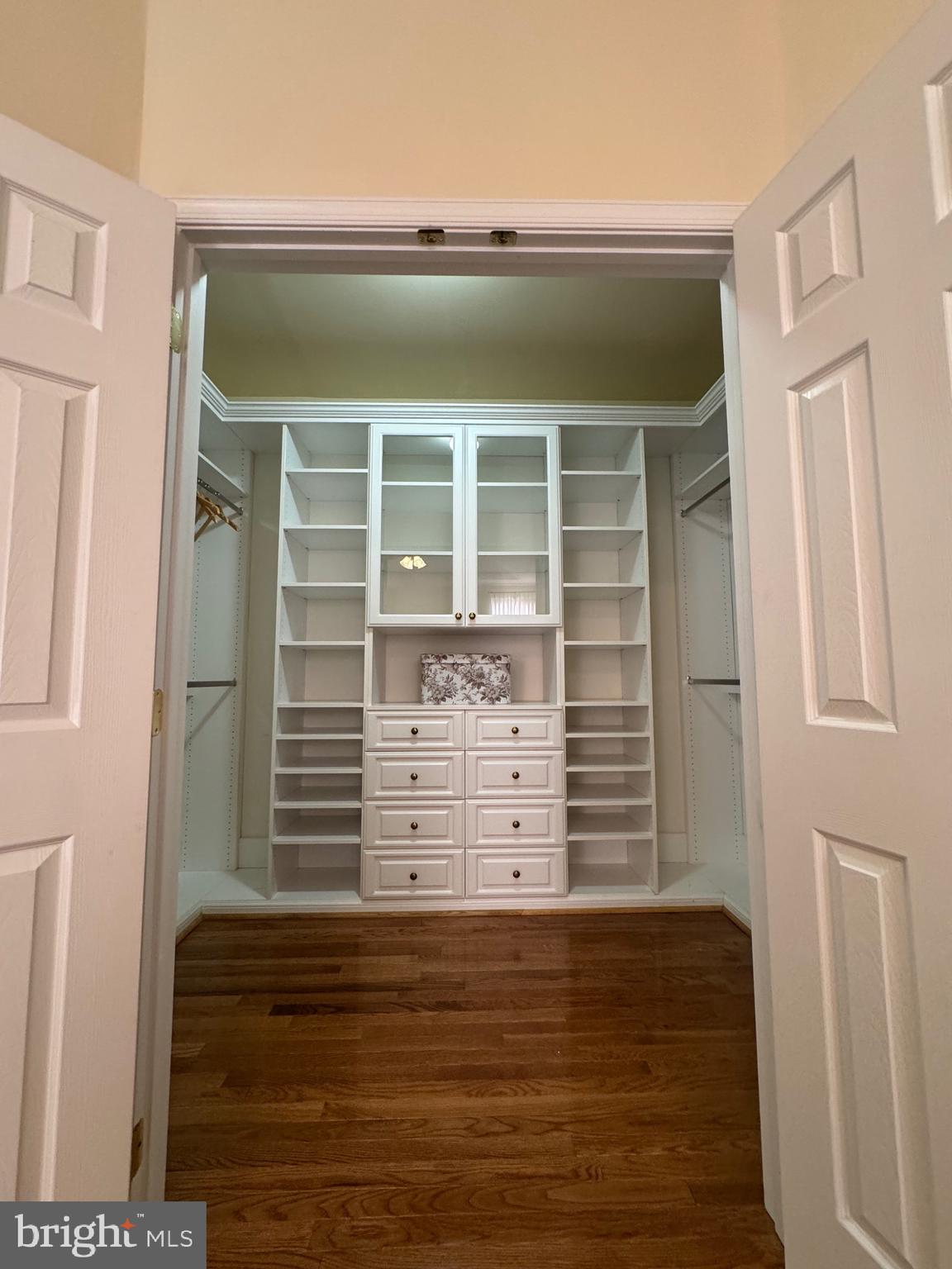 PINE POINTE WOODS - Residential