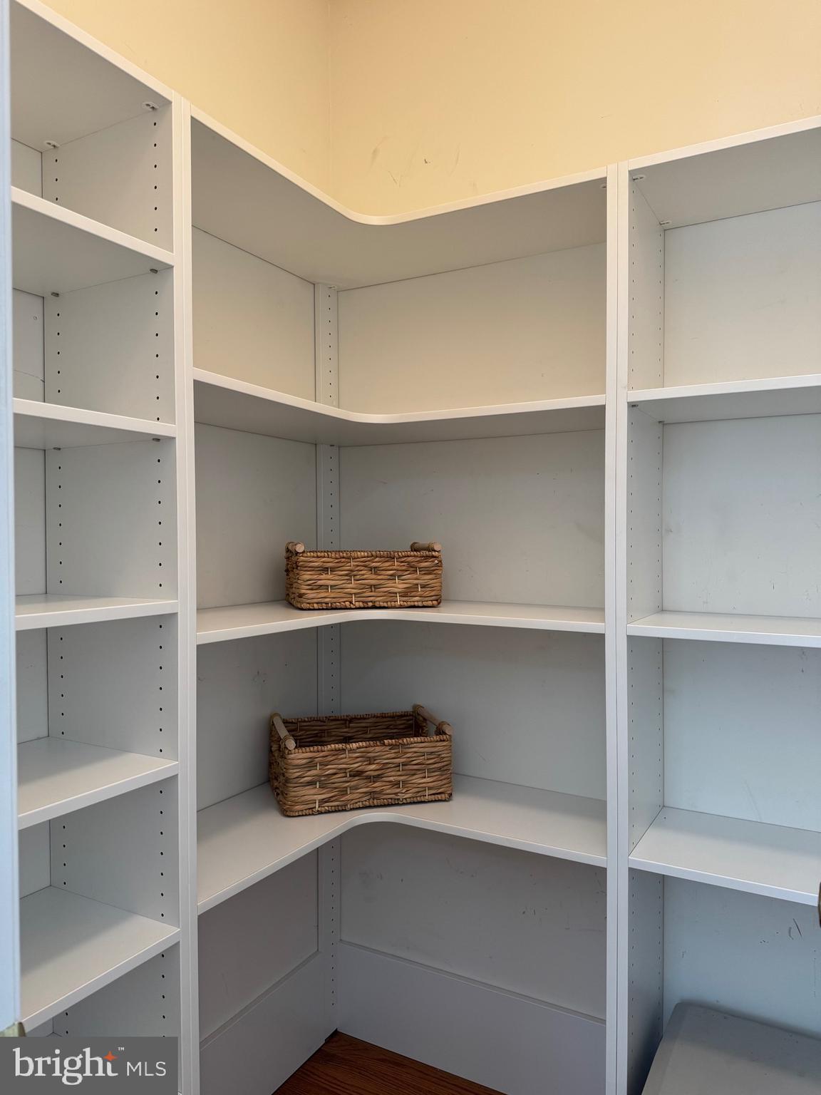 PINE POINTE WOODS - Residential