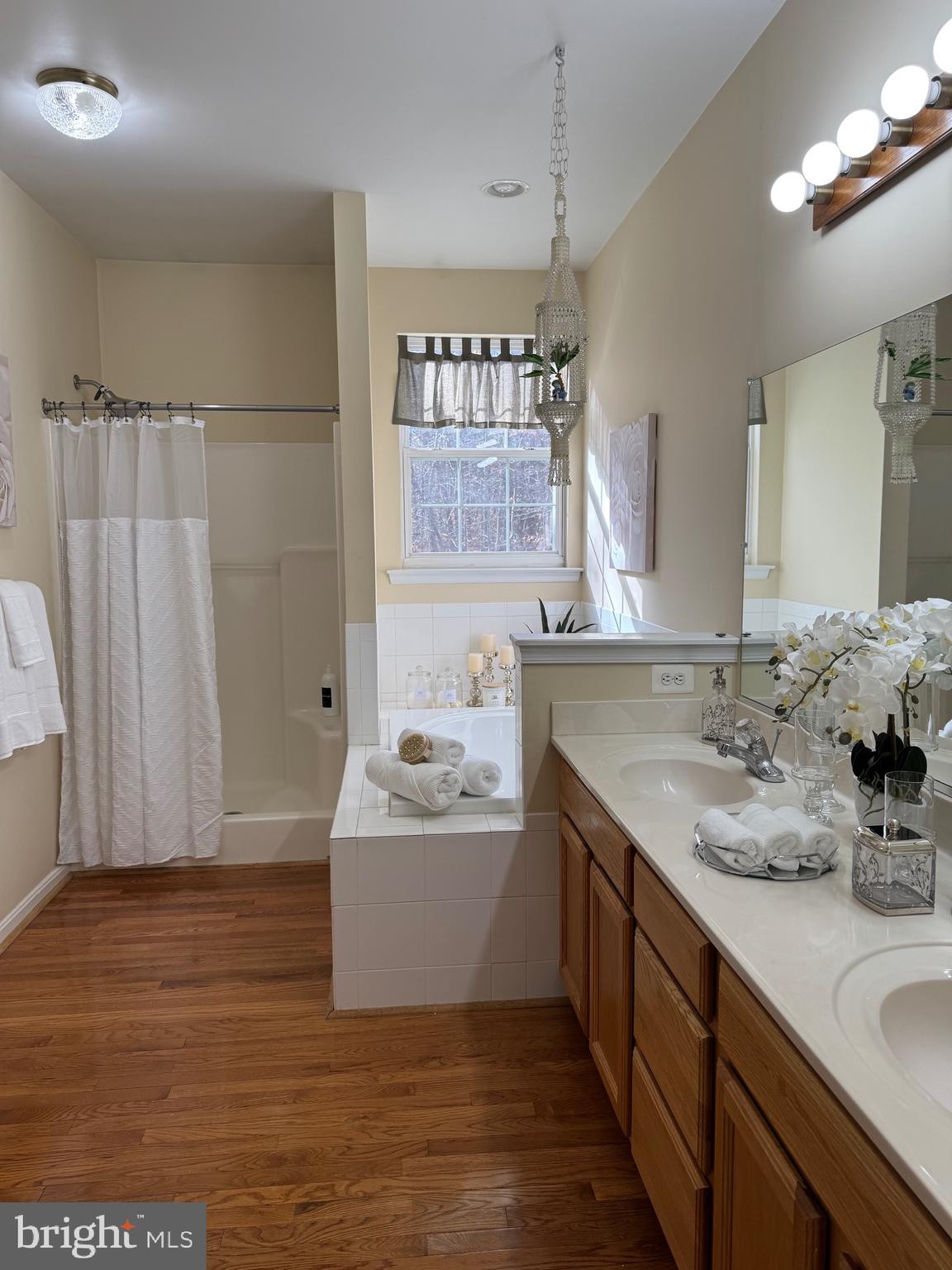 PINE POINTE WOODS - Residential