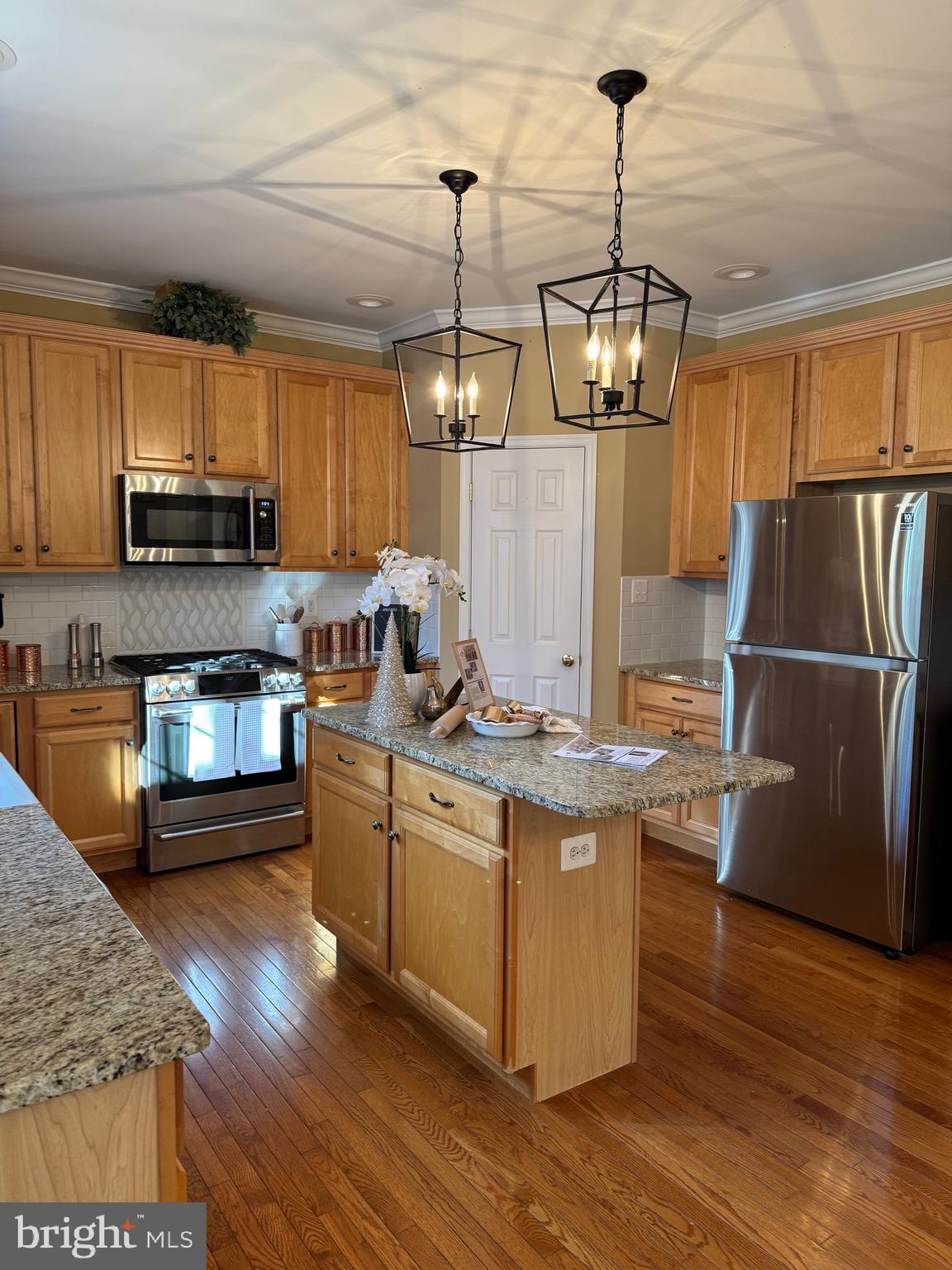 PINE POINTE WOODS - Residential