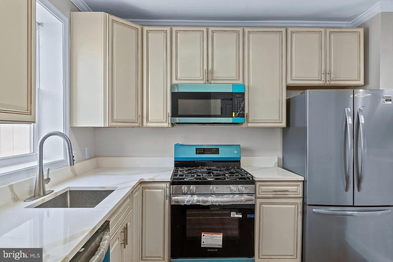 WASHINGTON VILLAGE - Residential