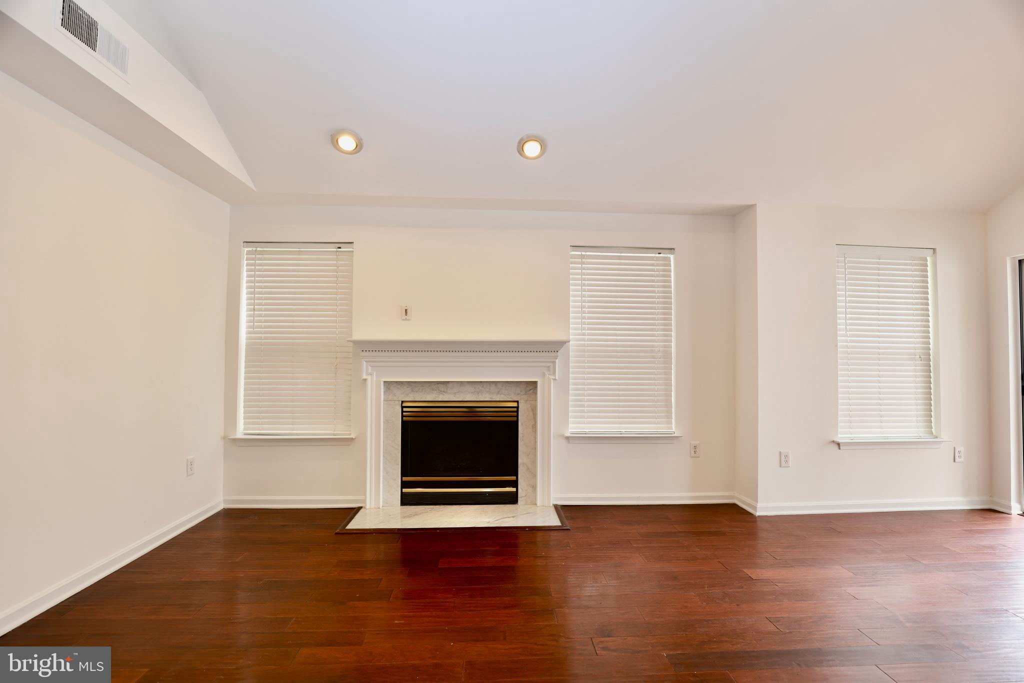 FOUNDERS WALK - Residential Lease