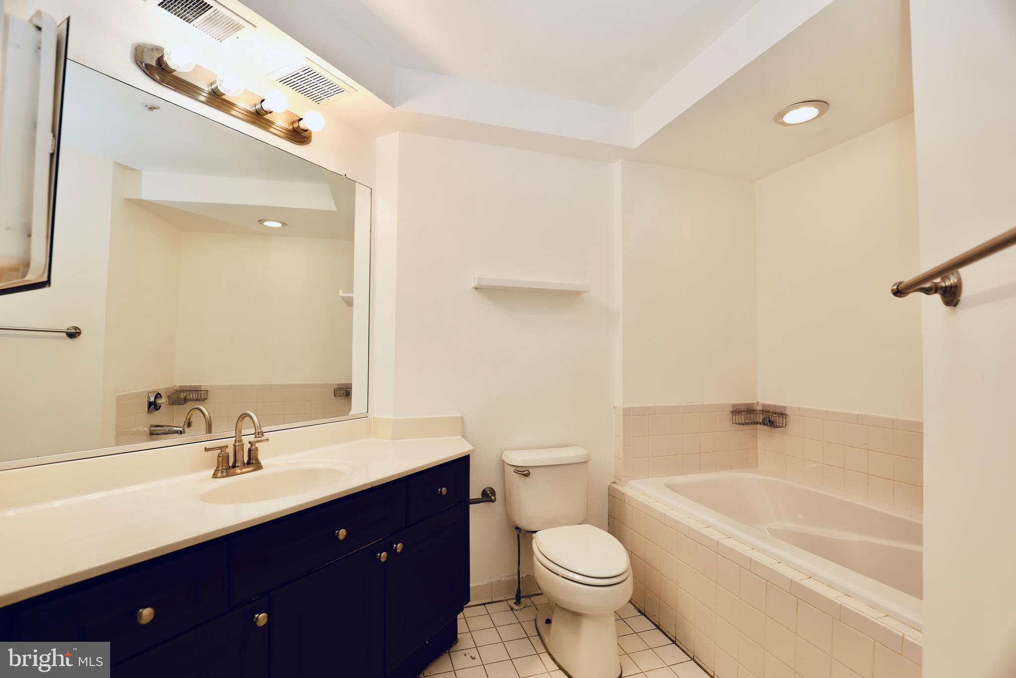 FOUNDERS WALK - Residential Lease