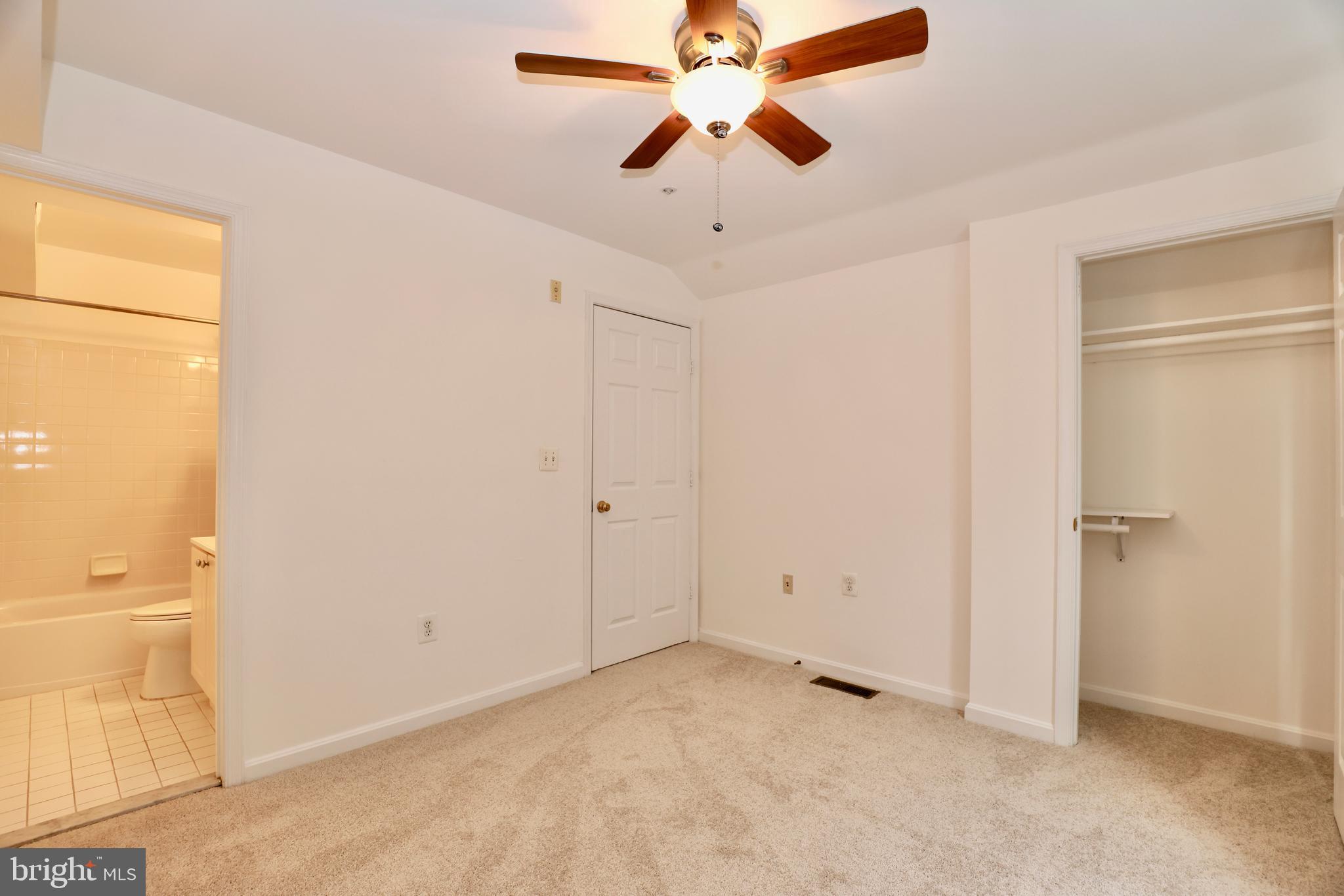 FOUNDERS WALK - Residential Lease