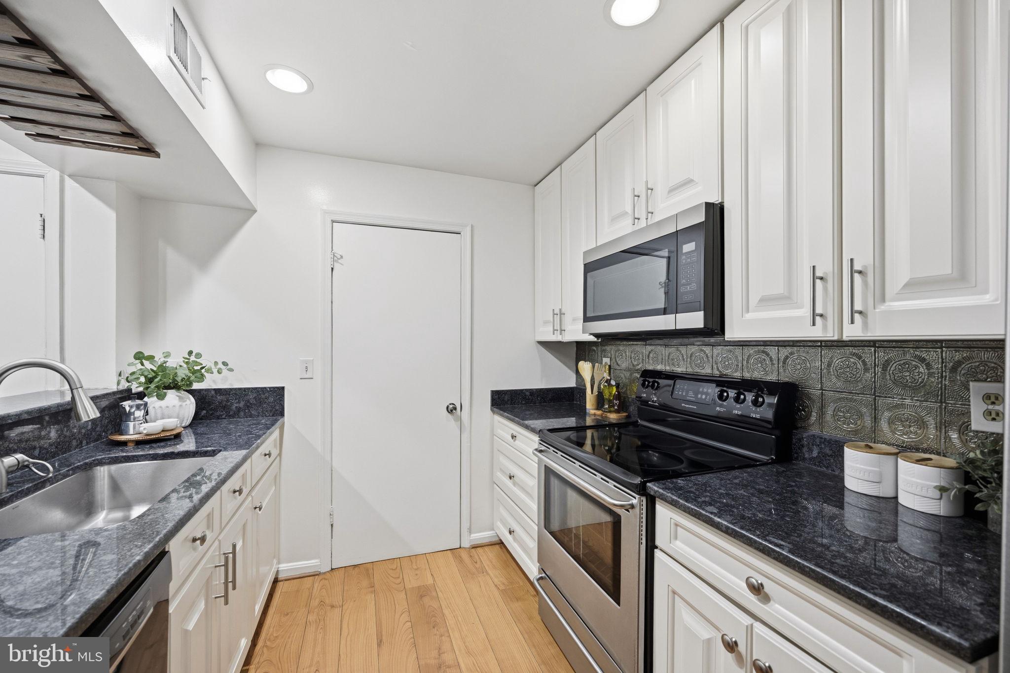 3377 LAKESIDE VIEW DRIVE 19-2
