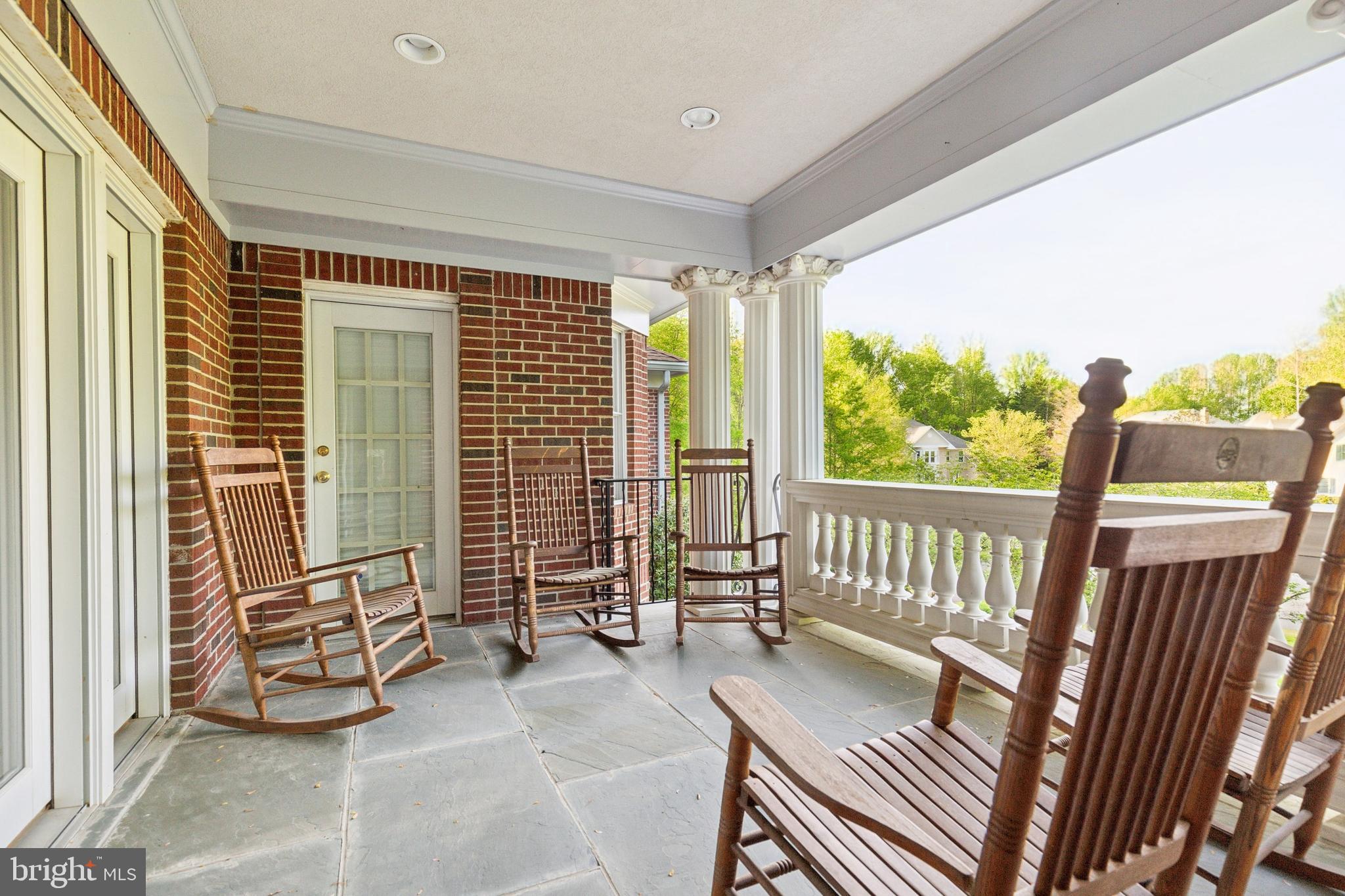 BURKE LAKE MEADOW - Residential