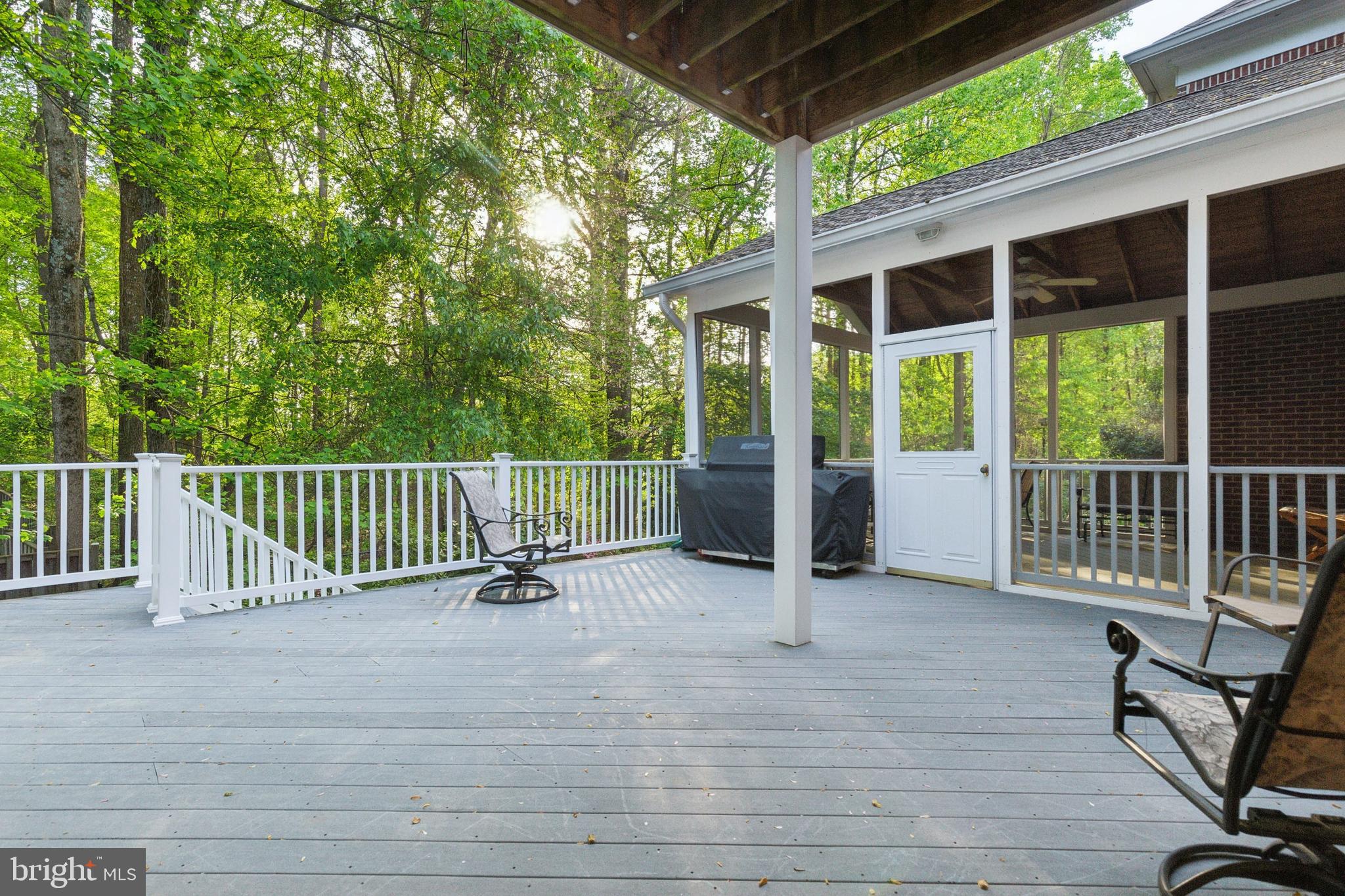 BURKE LAKE MEADOW - Residential