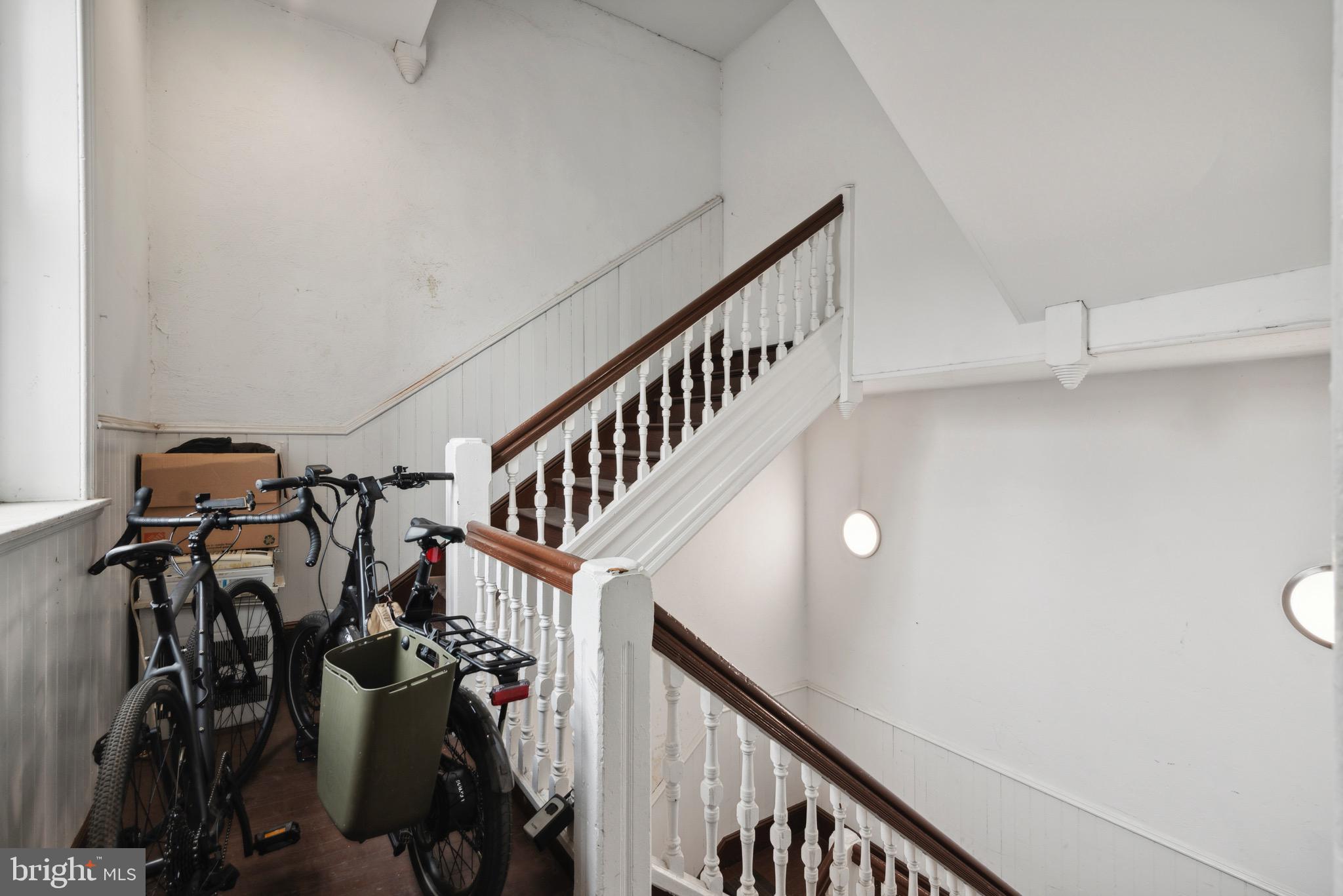 MANAYUNK - Commercial Sale