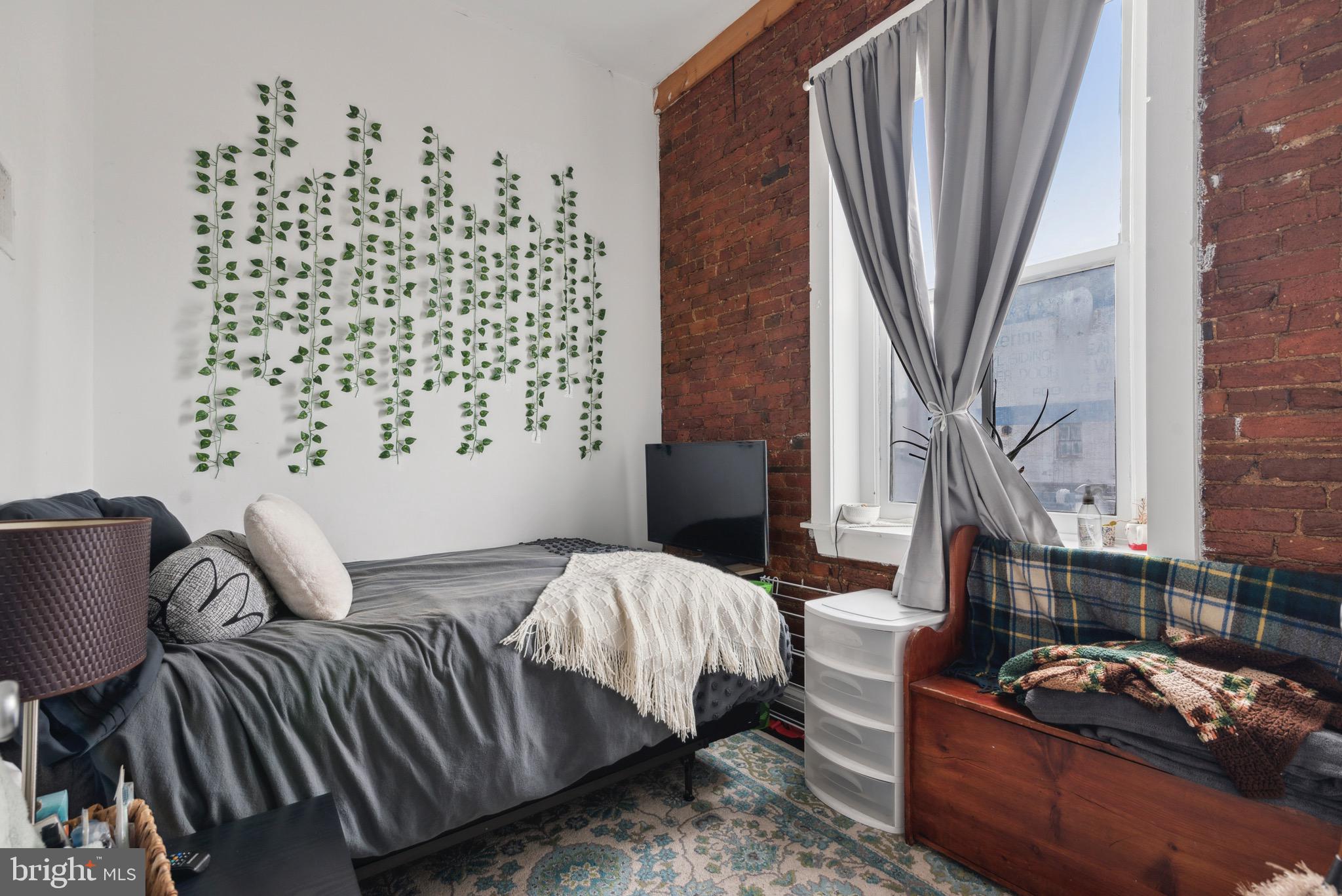 MANAYUNK - Commercial Sale