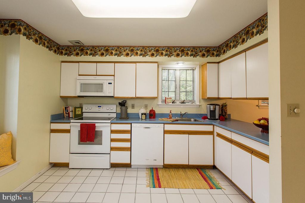 Photo of 25 Black Oak Drive, Lancaster, PA 17602 (MLS # PALA2053116)