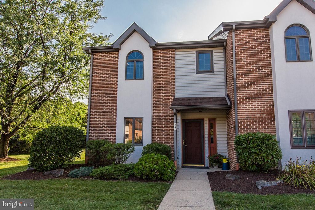 Photo of 25 Black Oak Drive, Lancaster, PA 17602 (MLS # PALA2053116)