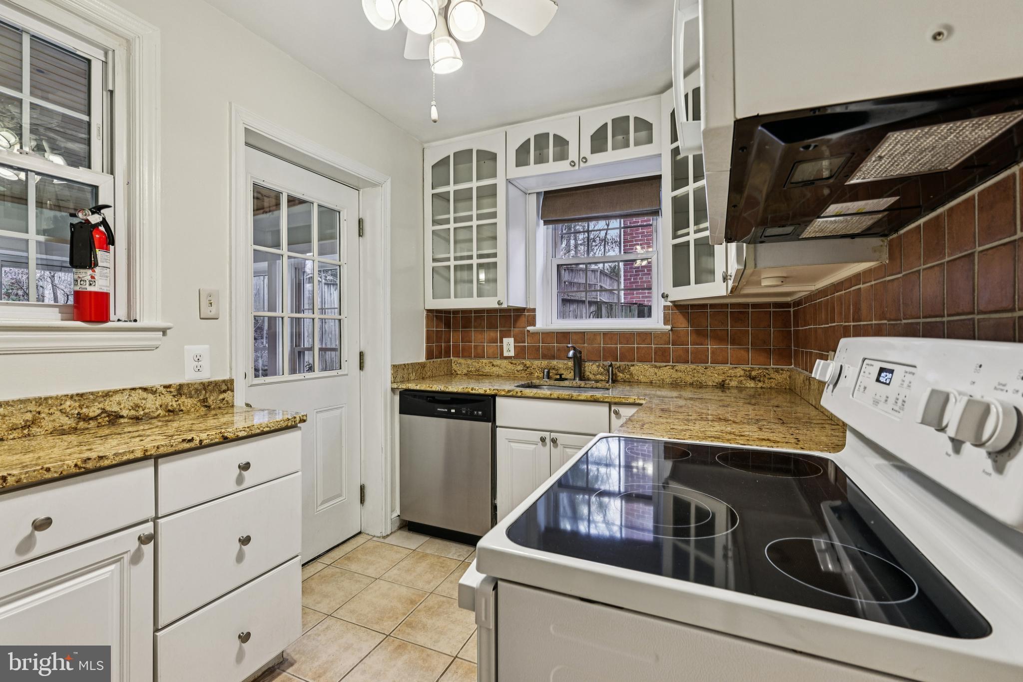 NORTH HILLS - Residential