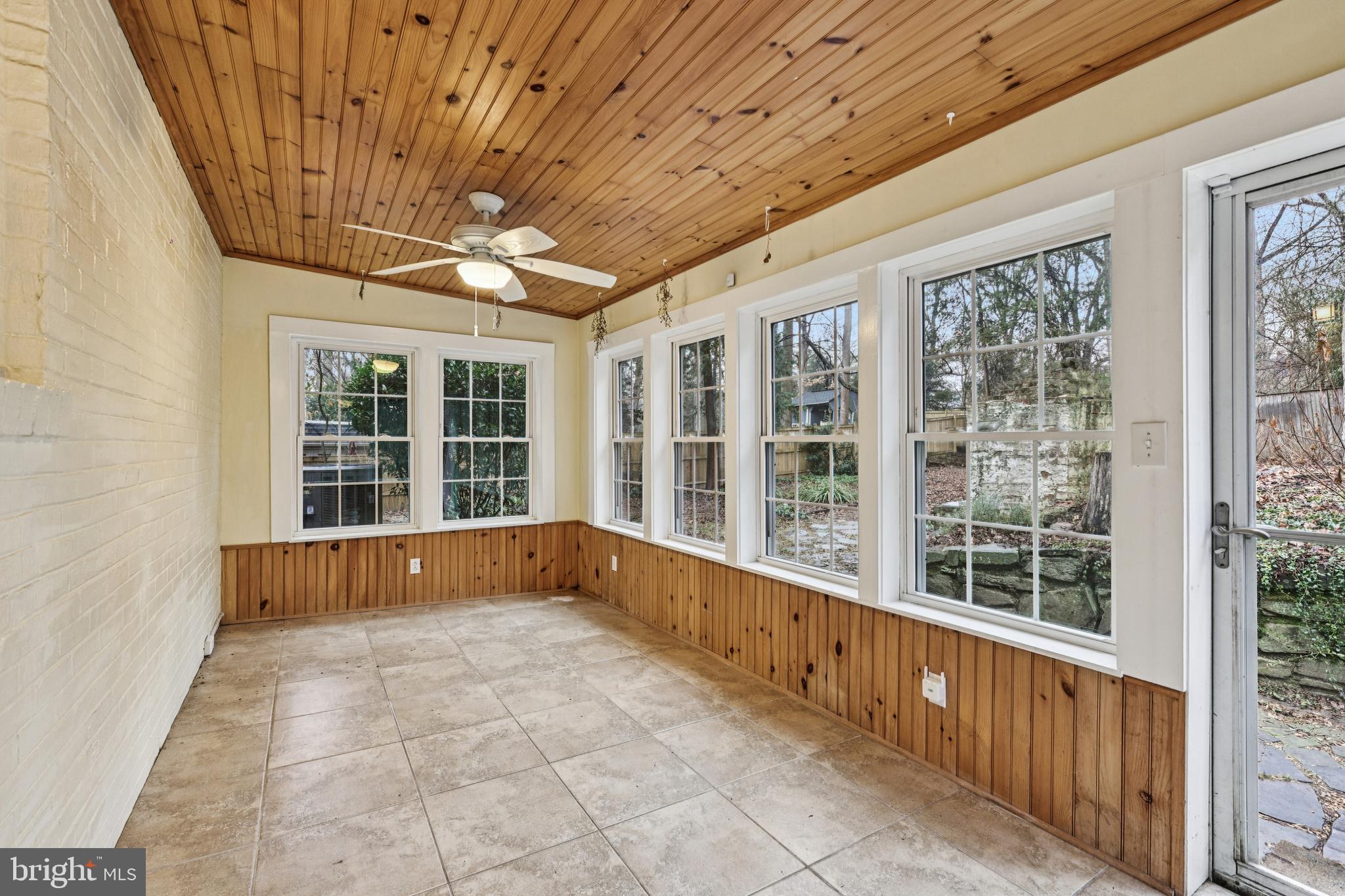 NORTH HILLS - Residential