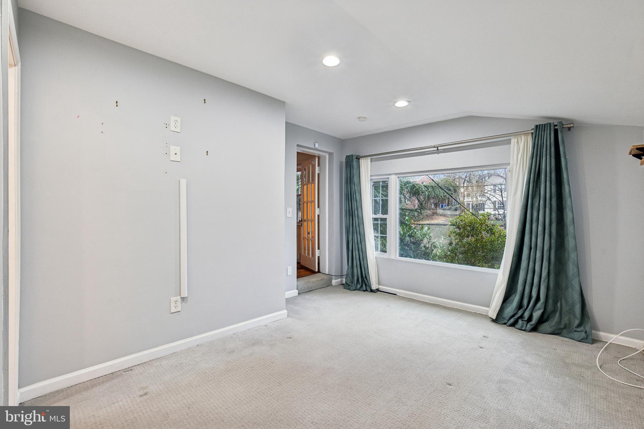 NORTH HILLS - Residential