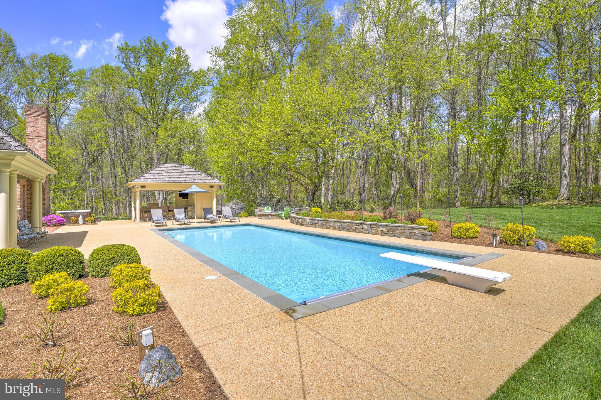 LYONS CREEK OVERLOOK - Residential
