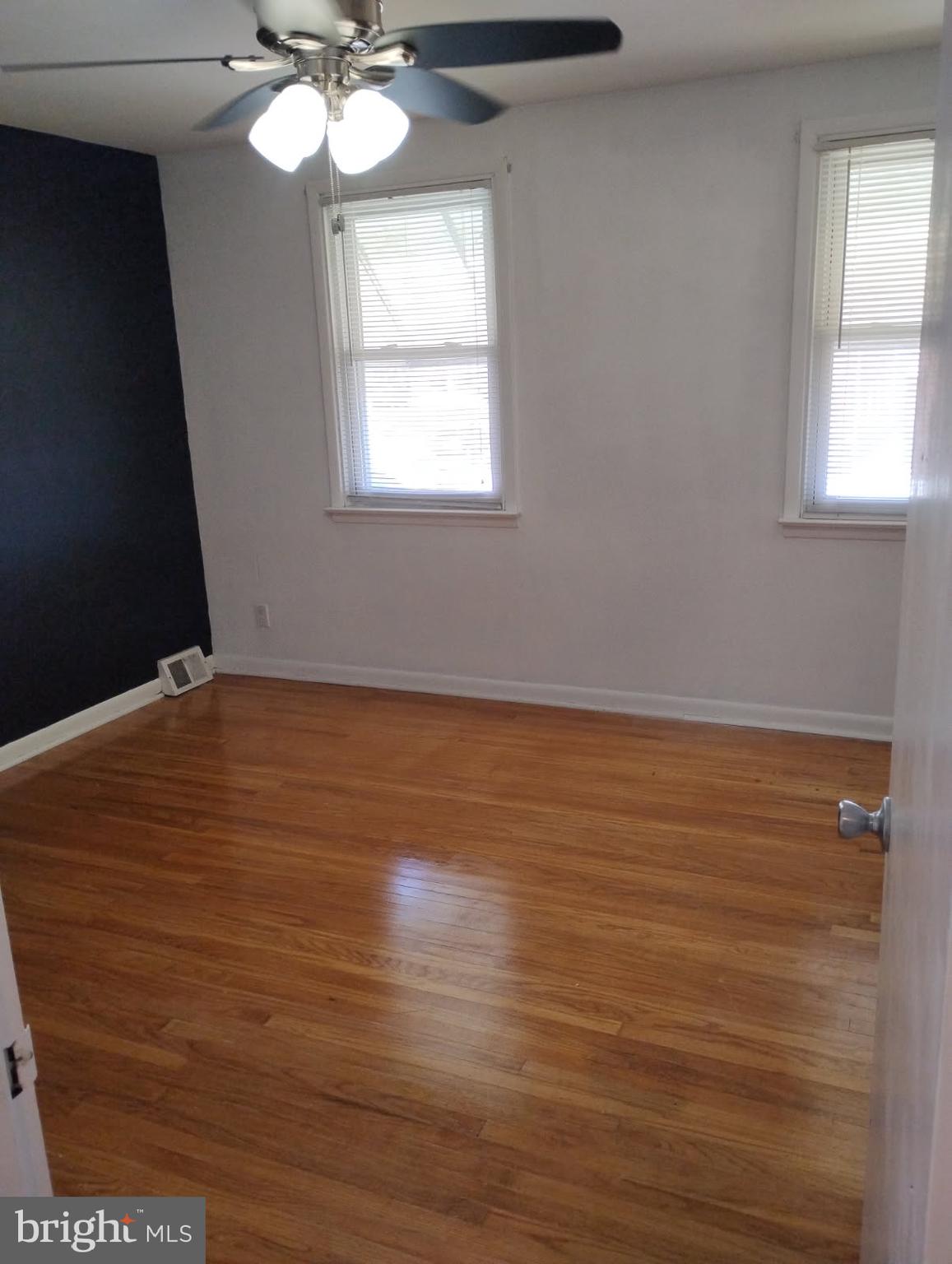 UPPER HOLMESBURG - Residential Lease