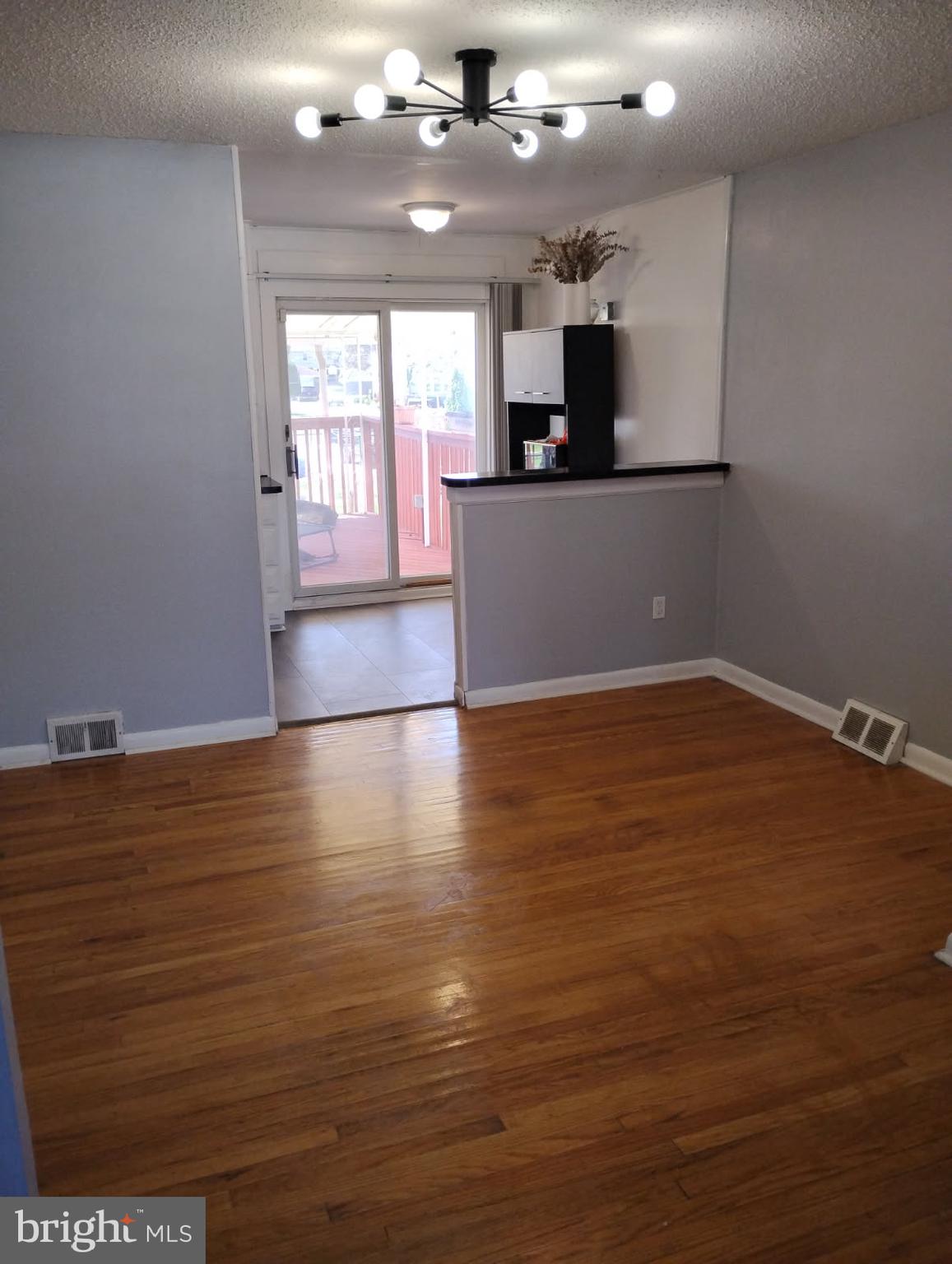 UPPER HOLMESBURG - Residential Lease