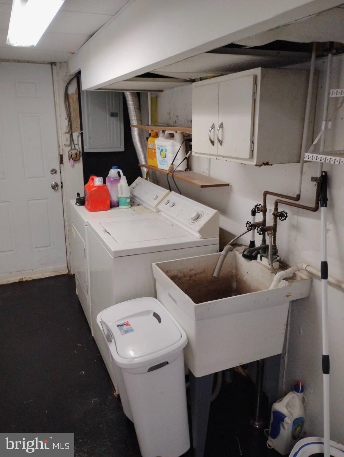 UPPER HOLMESBURG - Residential Lease