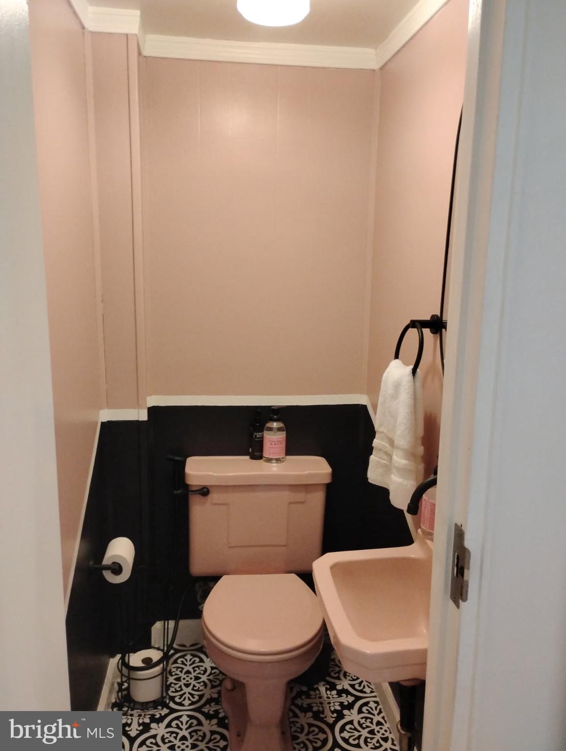 UPPER HOLMESBURG - Residential Lease