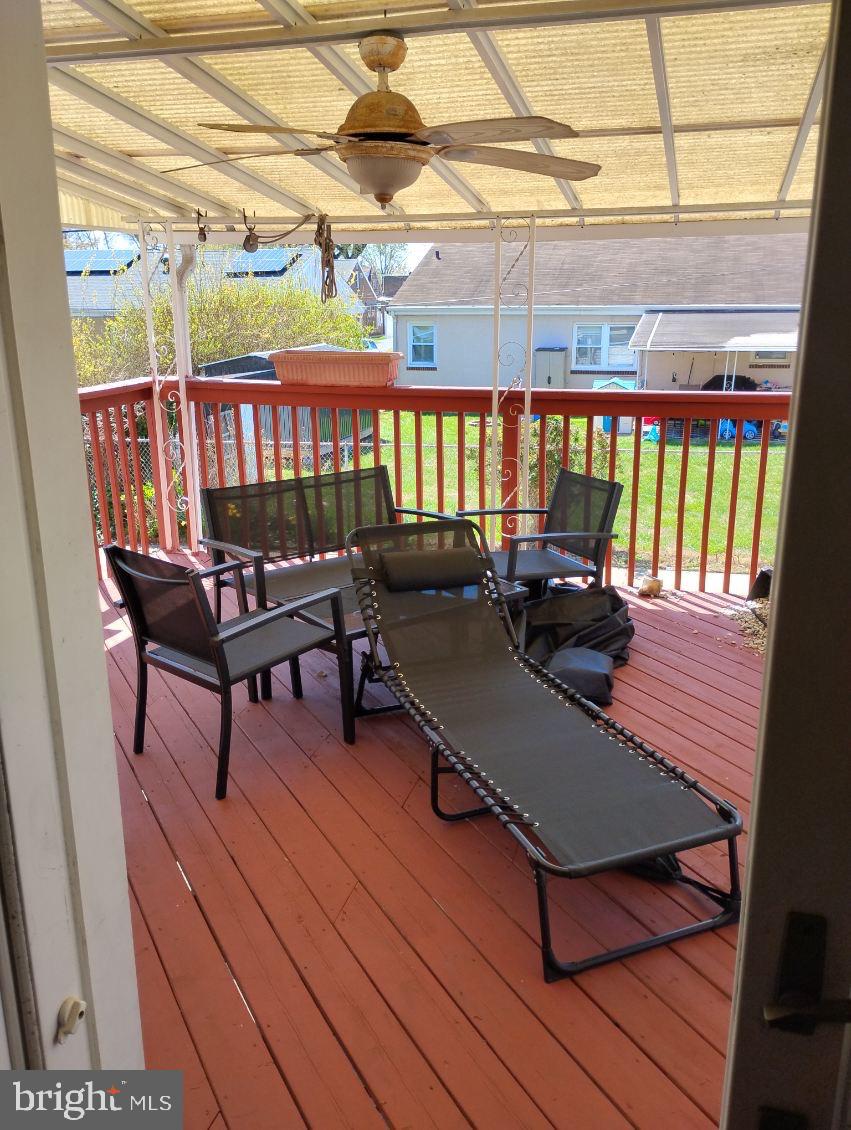 UPPER HOLMESBURG - Residential Lease