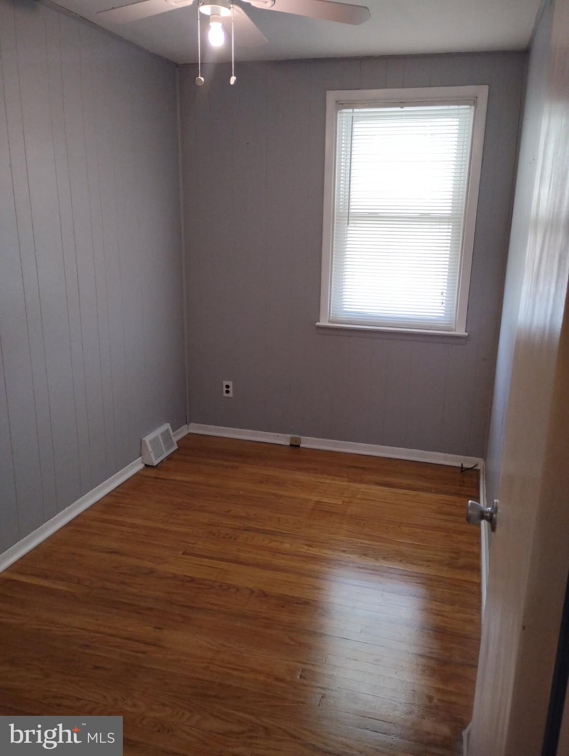 UPPER HOLMESBURG - Residential Lease