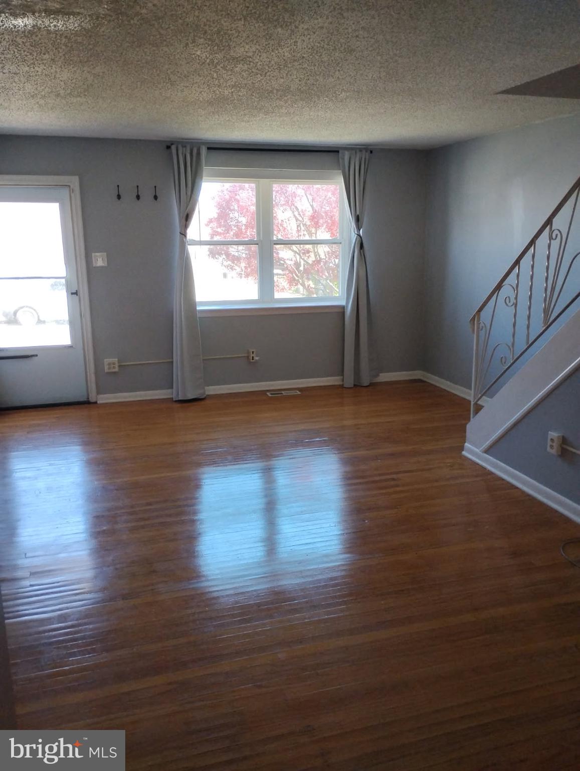 UPPER HOLMESBURG - Residential Lease