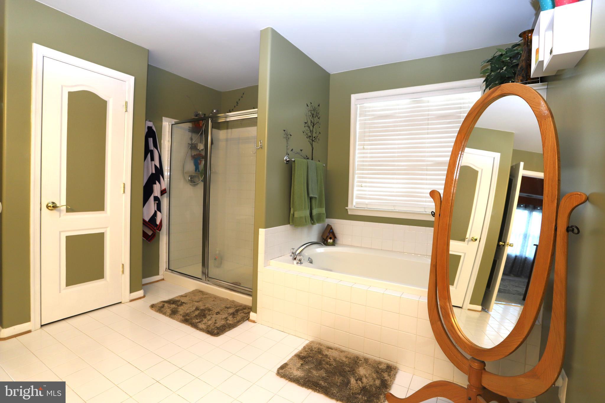 REDWOOD LAKES - Residential