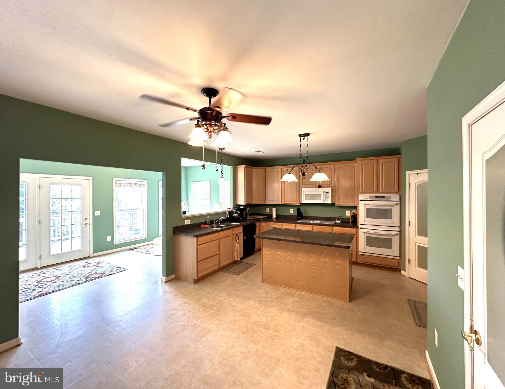 REDWOOD LAKES - Residential