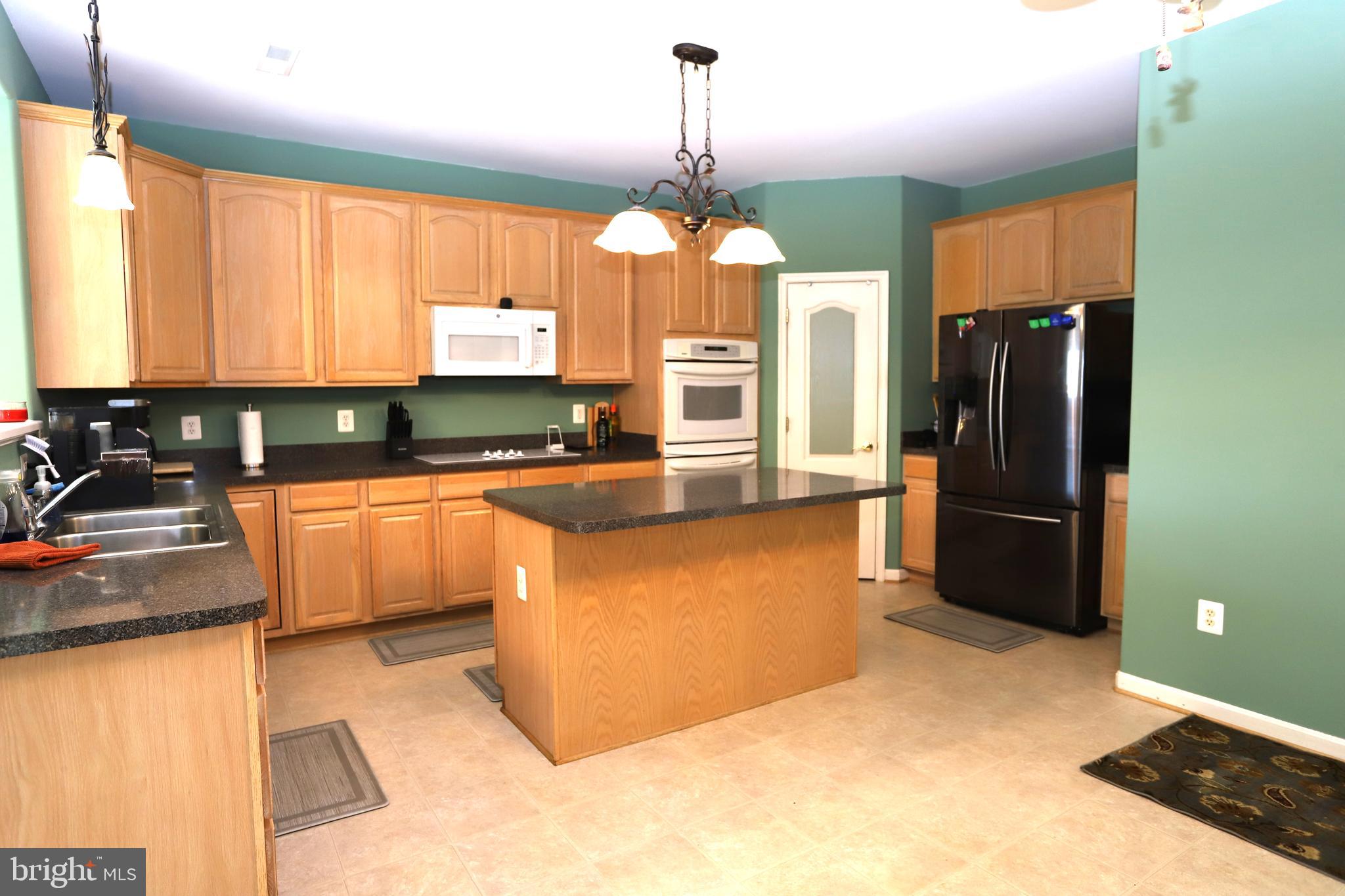 REDWOOD LAKES - Residential