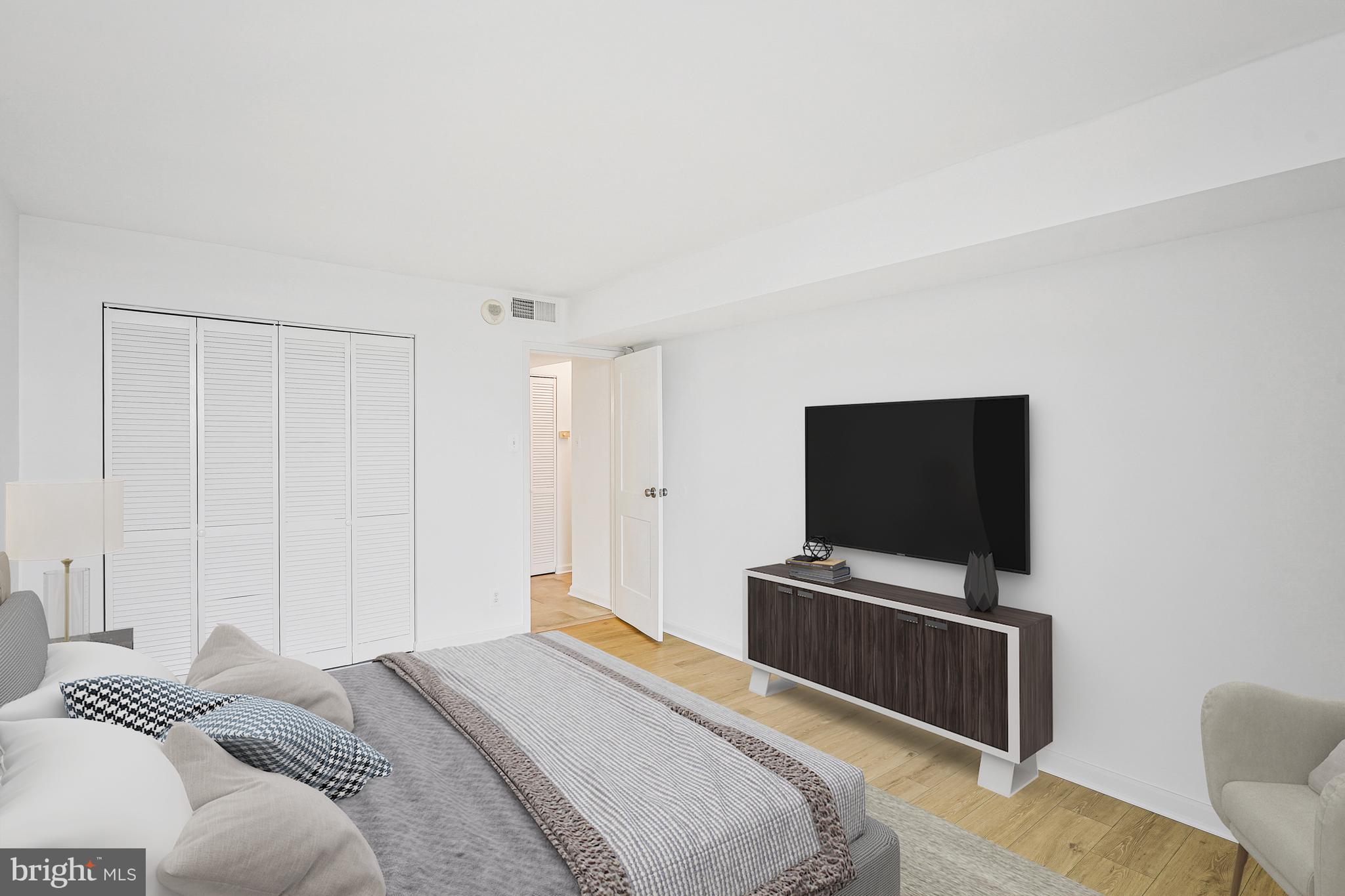 MCLEAN HOUSE - Residential