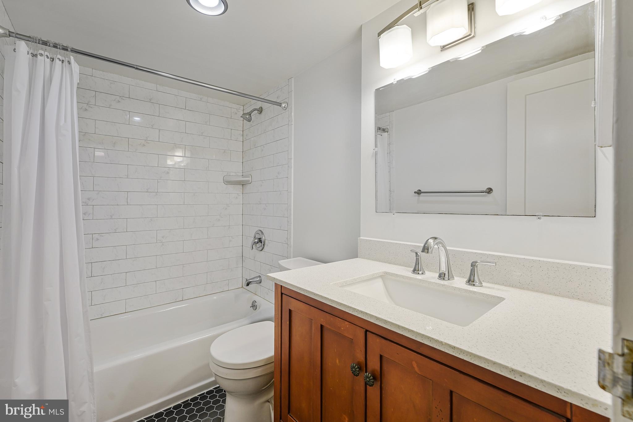 MCLEAN HOUSE - Residential