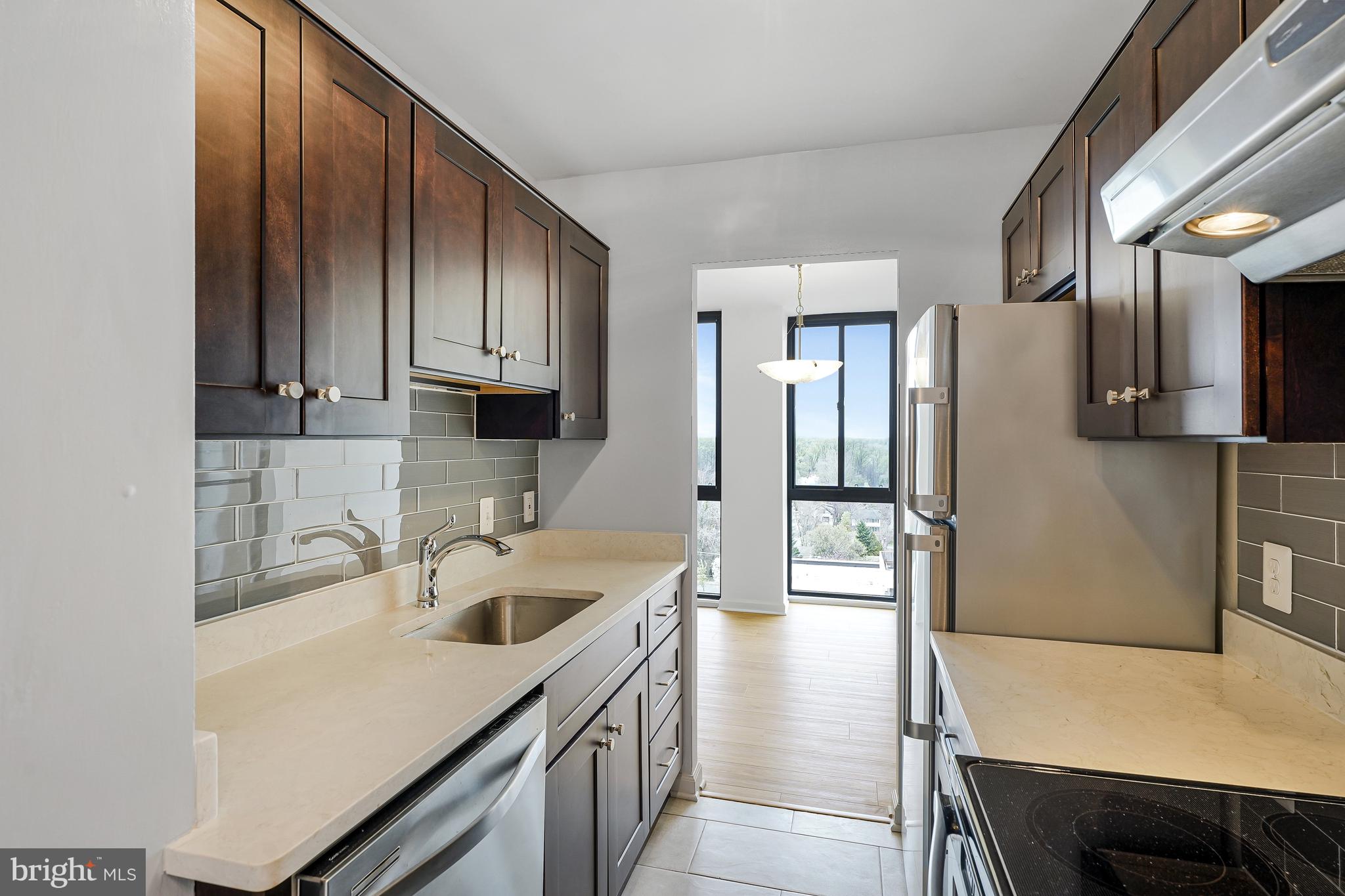 MCLEAN HOUSE - Residential