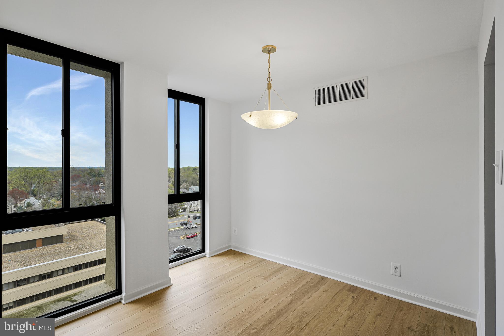 MCLEAN HOUSE - Residential