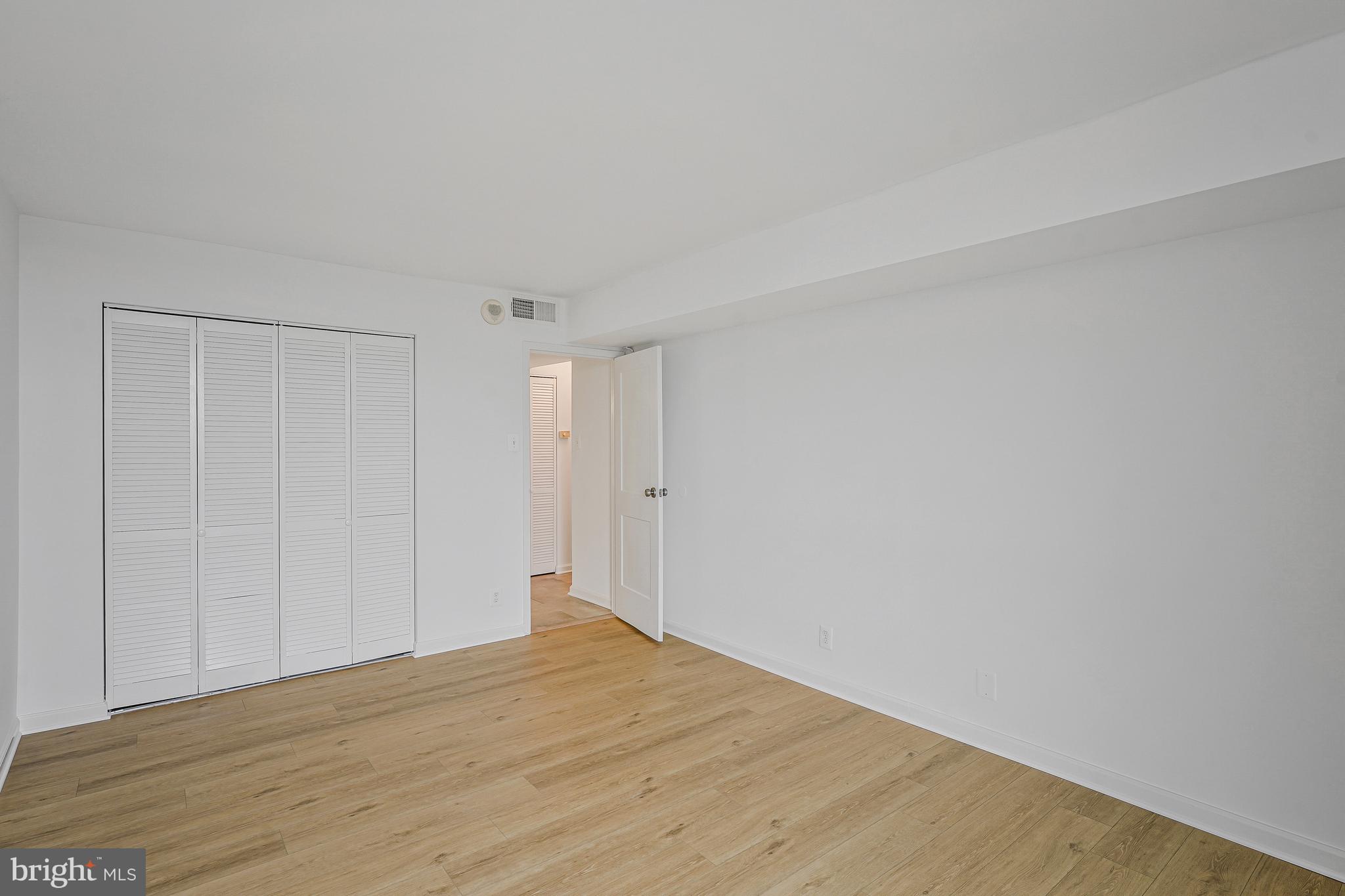 MCLEAN HOUSE - Residential