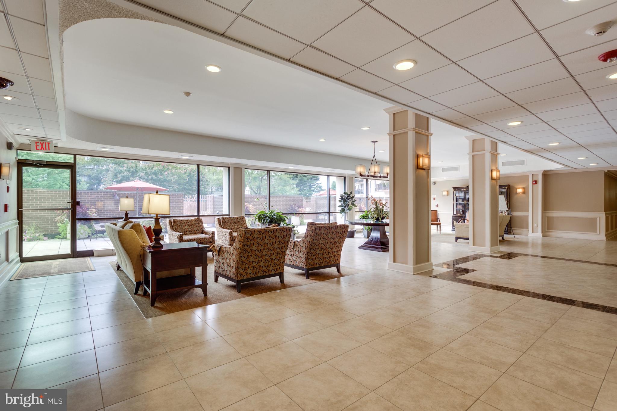 MCLEAN HOUSE - Residential