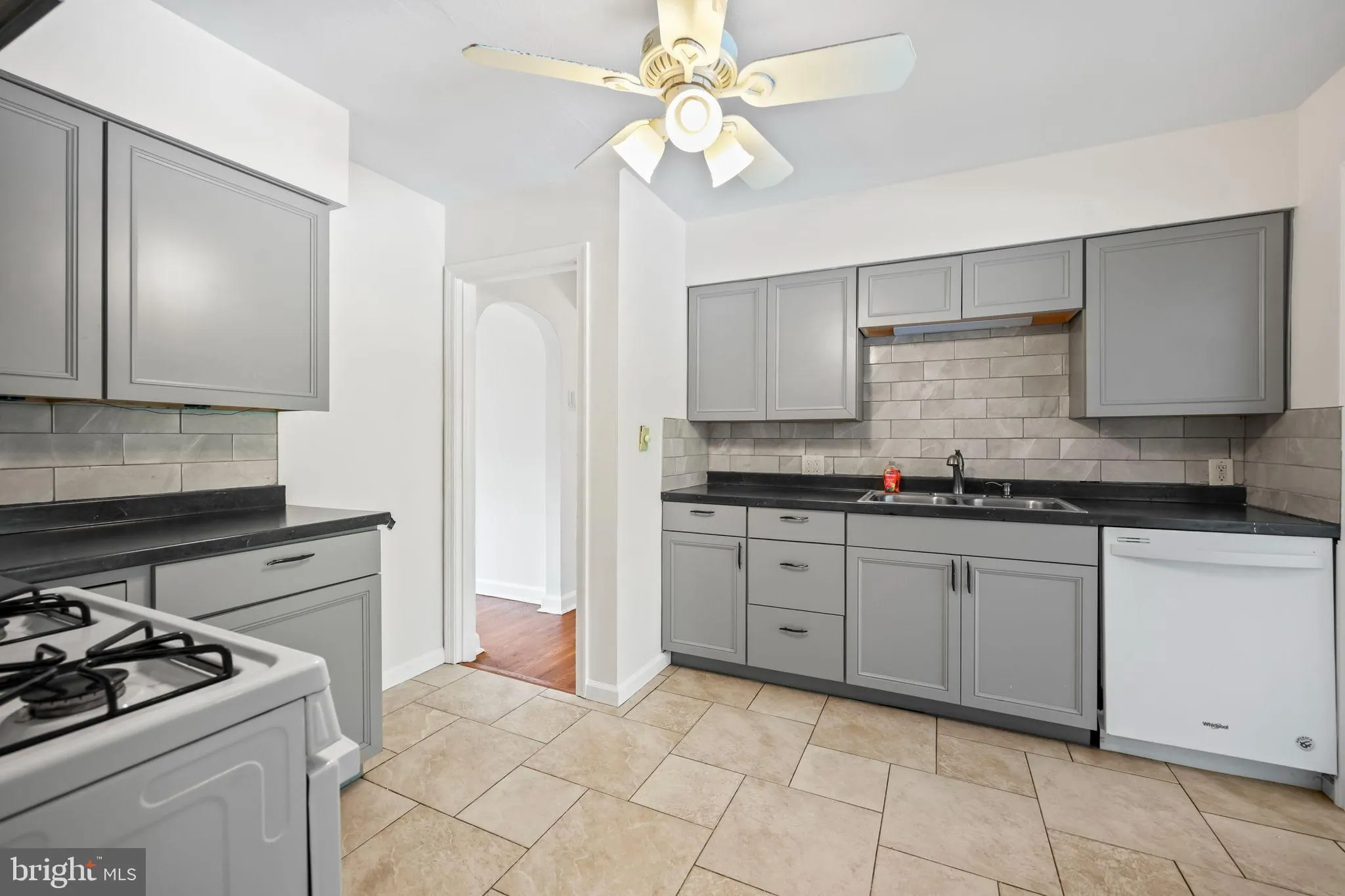 Hamilton Twp, New Jersey 08690, United States, 3 Bedrooms Bedrooms, ,2 BathroomsBathrooms,Residential,Contingent,204778