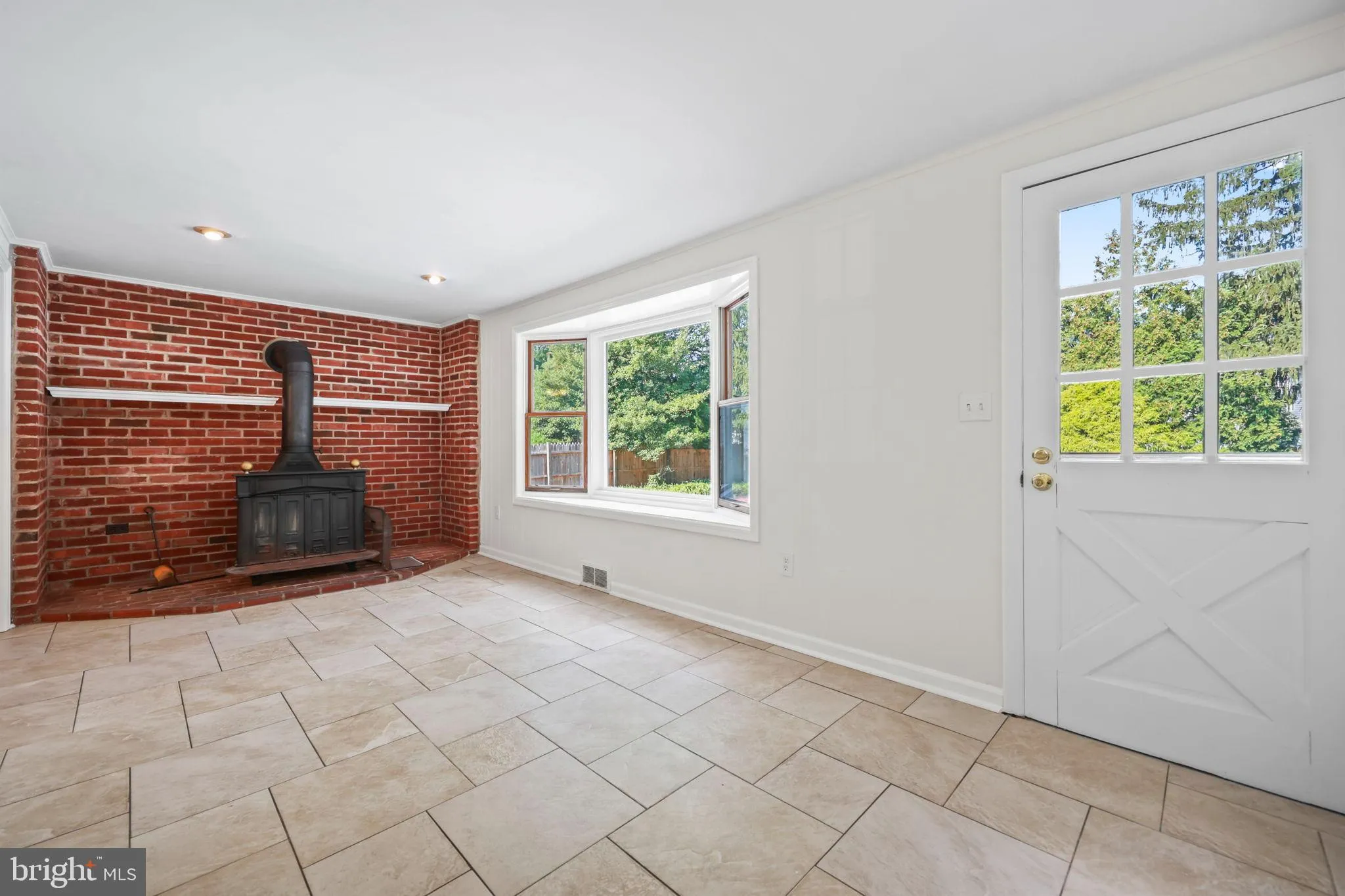 Hamilton Twp, New Jersey 08690, United States, 3 Bedrooms Bedrooms, ,2 BathroomsBathrooms,Residential,Contingent,204778